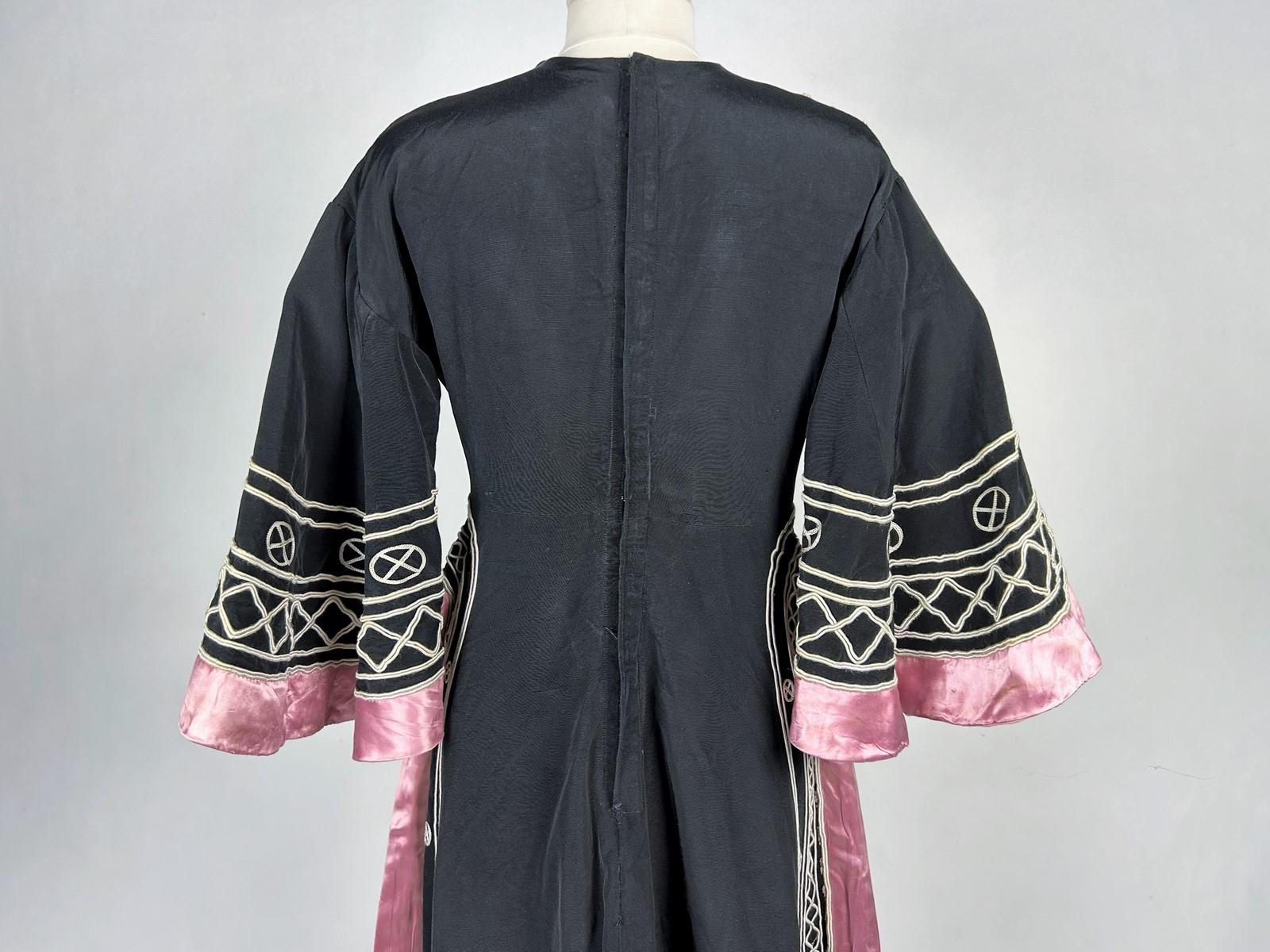 Vêtement de théâtre par Henri Lebrun - Designer de costumes français Circa 1940-1950 en vente 2