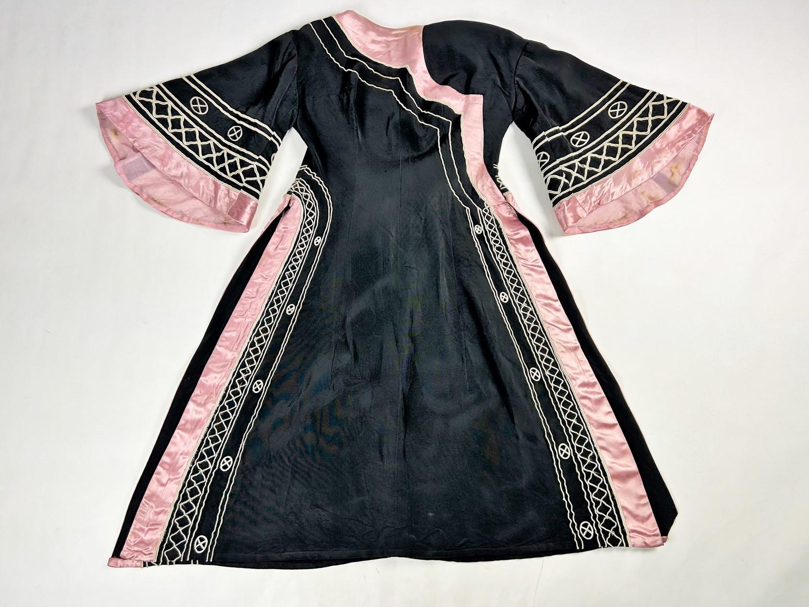 Vêtement de théâtre par Henri Lebrun - Designer de costumes français Circa 1940-1950 en vente 4