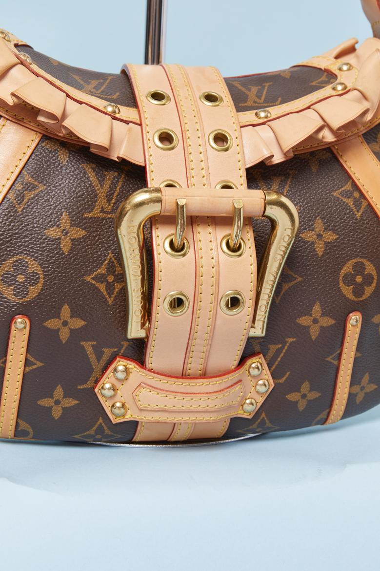 Marrone Borsa Theda monogramme in pelle LOUIS VUITTON in vendita