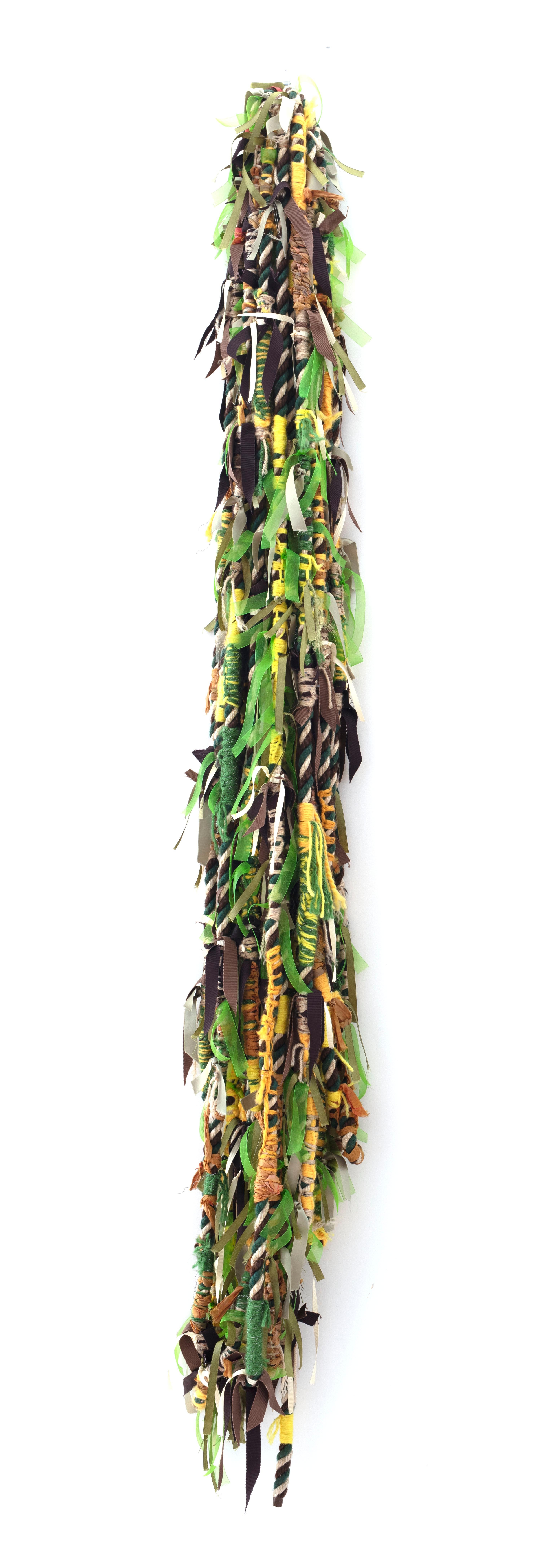 Tenture murale en fibre : ''Politique du cheveu : vert camo''.  - Contemporain Sculpture par Theda Sandiford