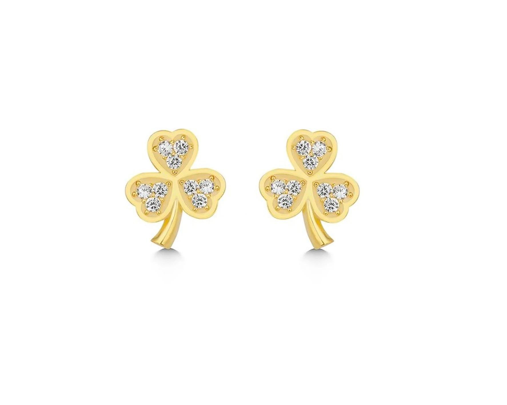 Round Cut Thee-Leaf Clover Studs Earings in 14k gold.  For Sale