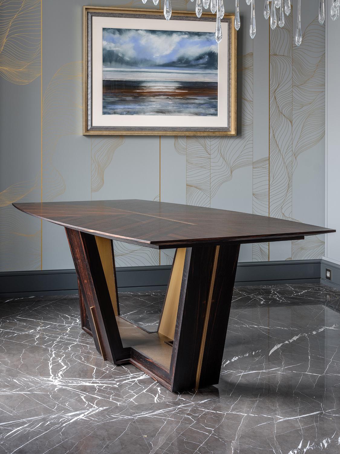 La table Theemin est destinée aux amateurs de formes ergonomiques et de style minimaliste. La simplicité de son design en fait un ajout discret à un espace et sa combinaison de bois et de métal souligne son esthétique fonctionnelle. 

*Finitions