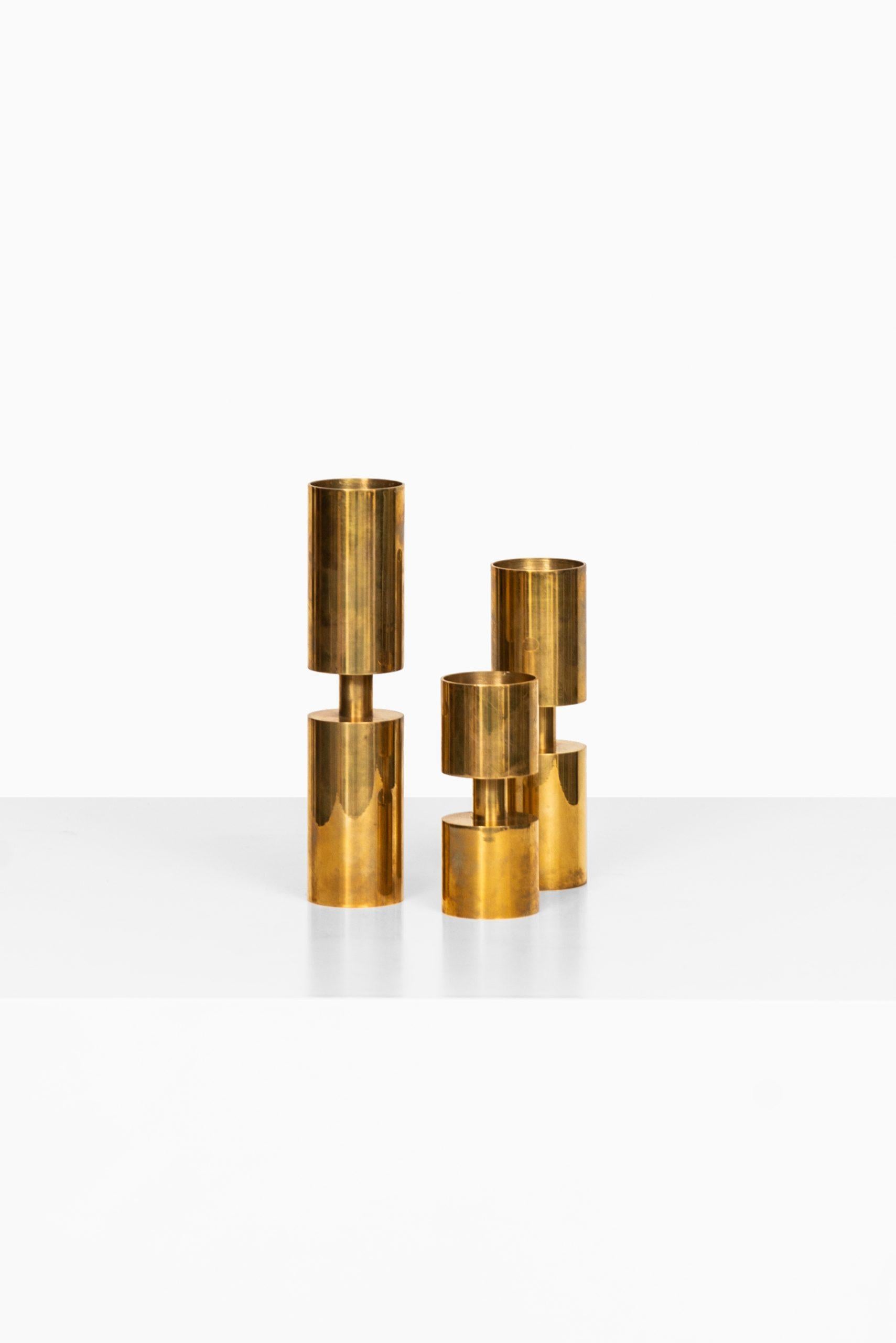 Set of 3 candlesticks designed by Thelma Zoéga. Produced in Sweden.
Dimensions (Ø x H): 4 x 10-18 cm.