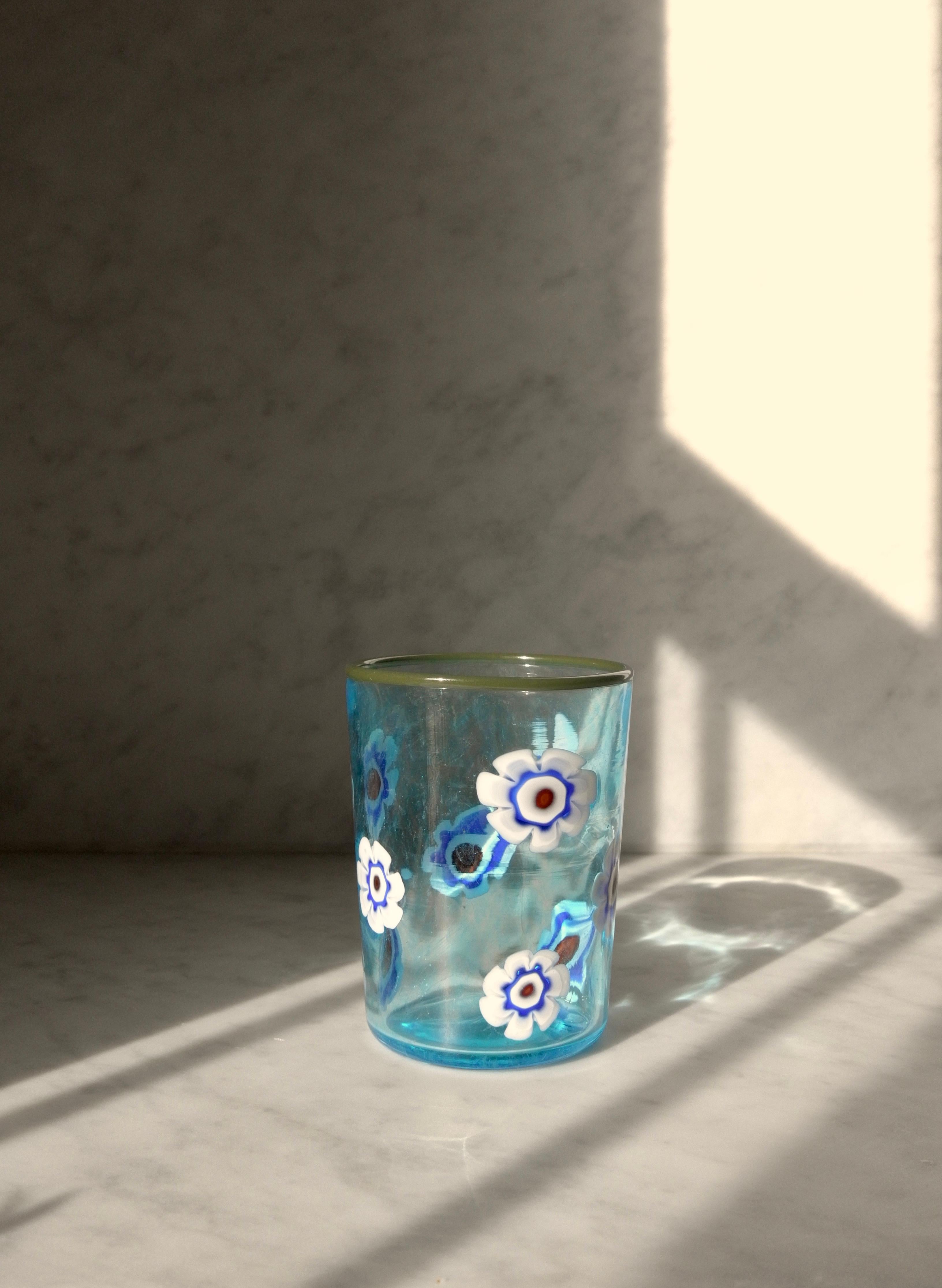 Fait main Theo Drinking Glass « Goto » (boire à boire). Soufflée à la main à la main en Murano, conçue à New York en vente