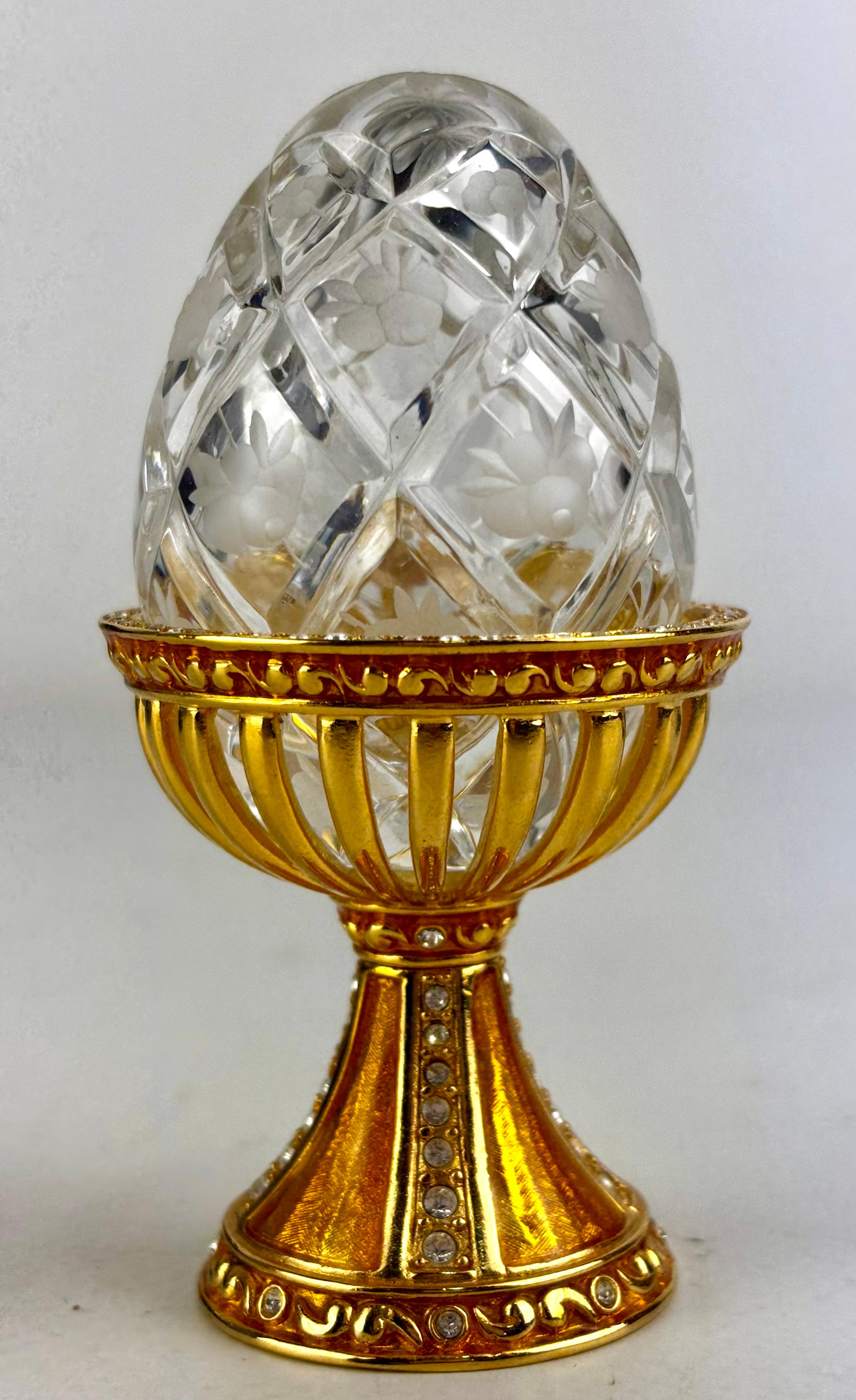 Fabergé - Huevo de cristal de roca y bronce -  Con certificado y caja original - Sculpture by Theo Faberge