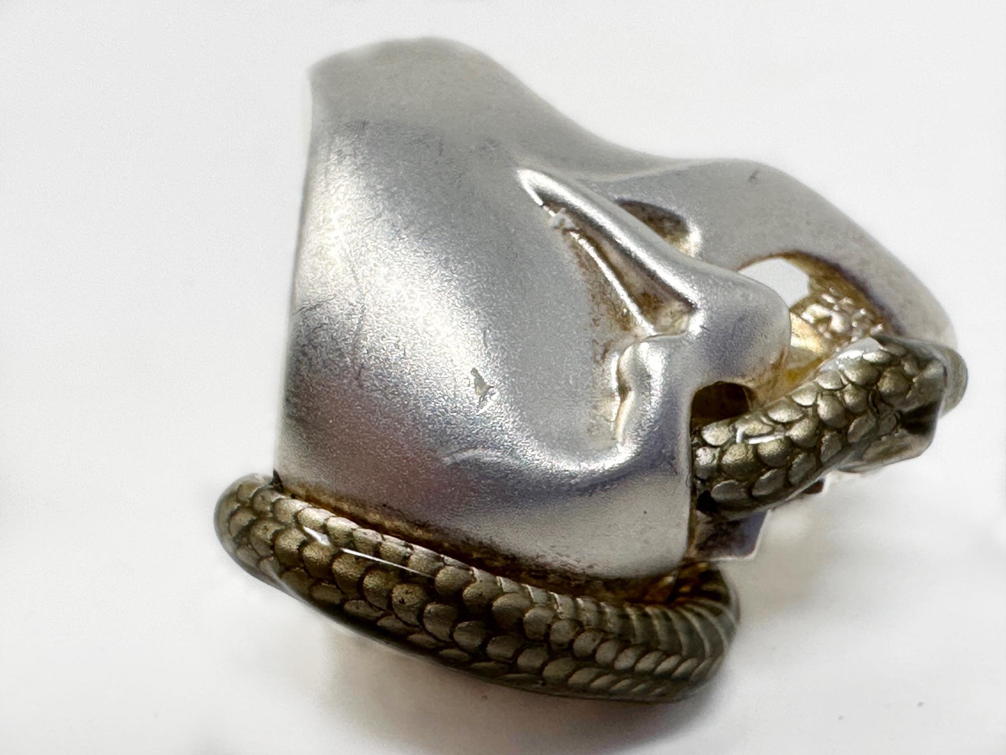 THEO FENNEL Solid Sterling Silver/Enamel Skull Ring In Good Condition For Sale In Newport Coast, CA