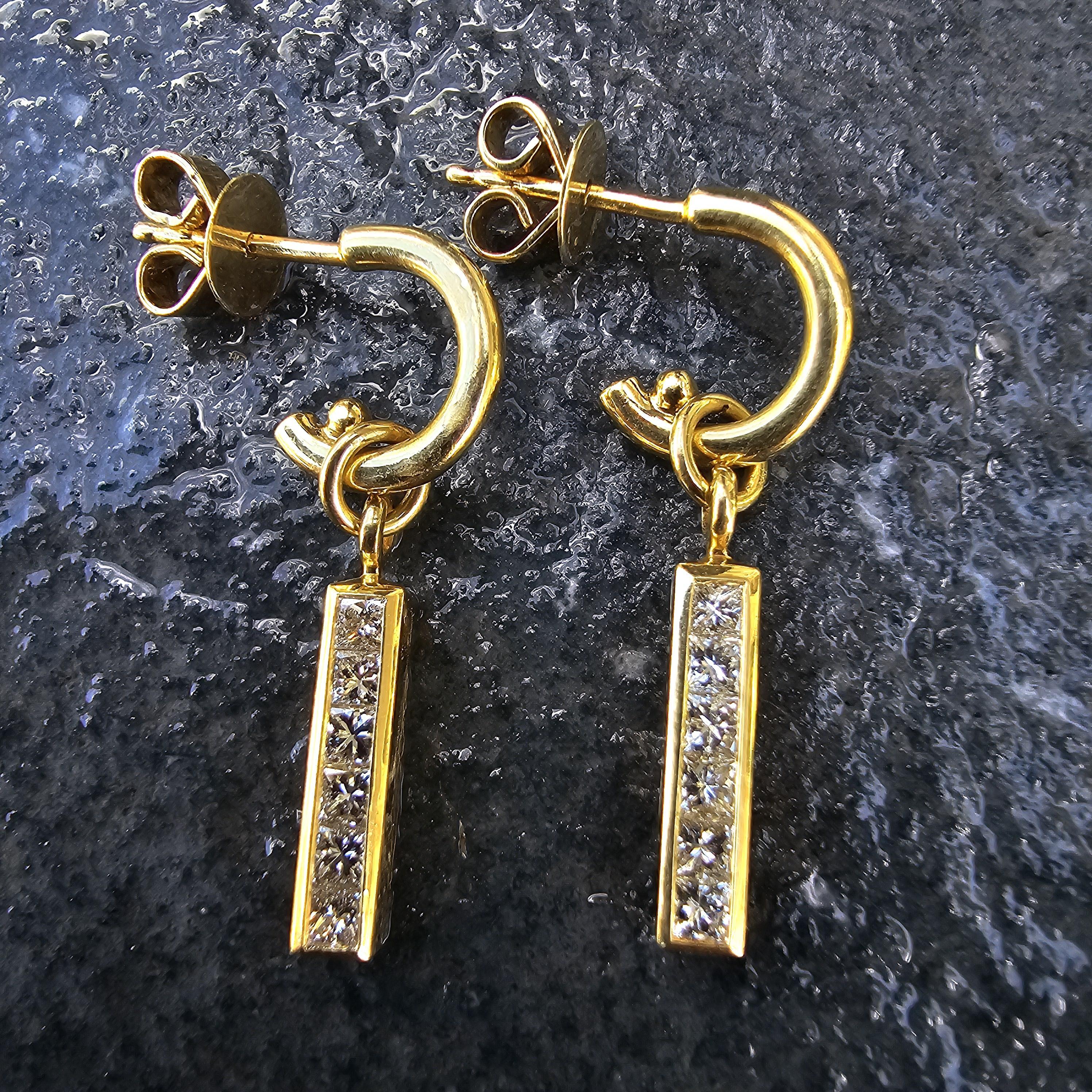 Theo Fennell Boucles d'oreilles barrettes à diamants taille princesse en or jaune 18k 4.6g en vente 2