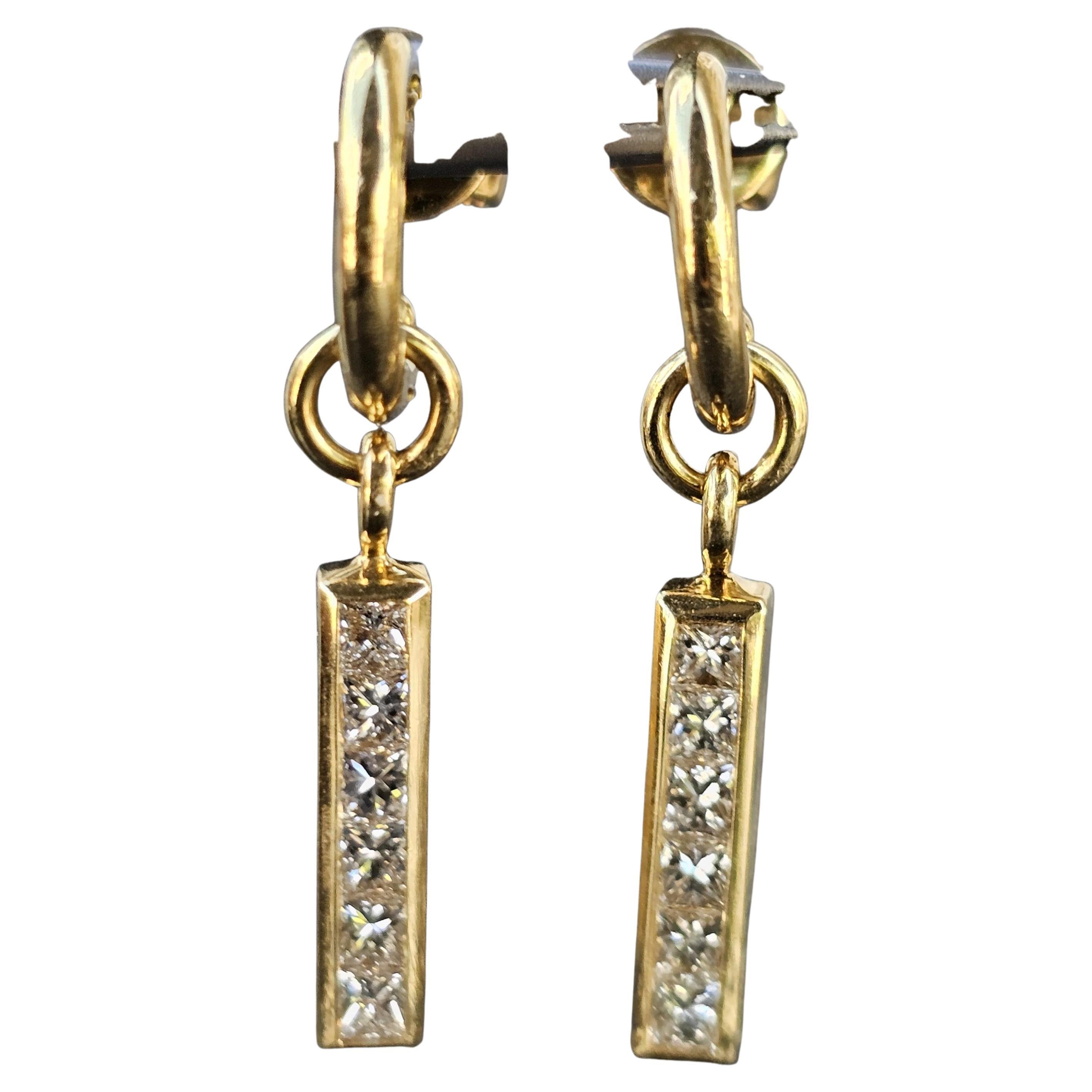 Theo Fennell Boucles d
oreilles barrettes à diamants taille princesse en or jaune 18k 4.6g en vente