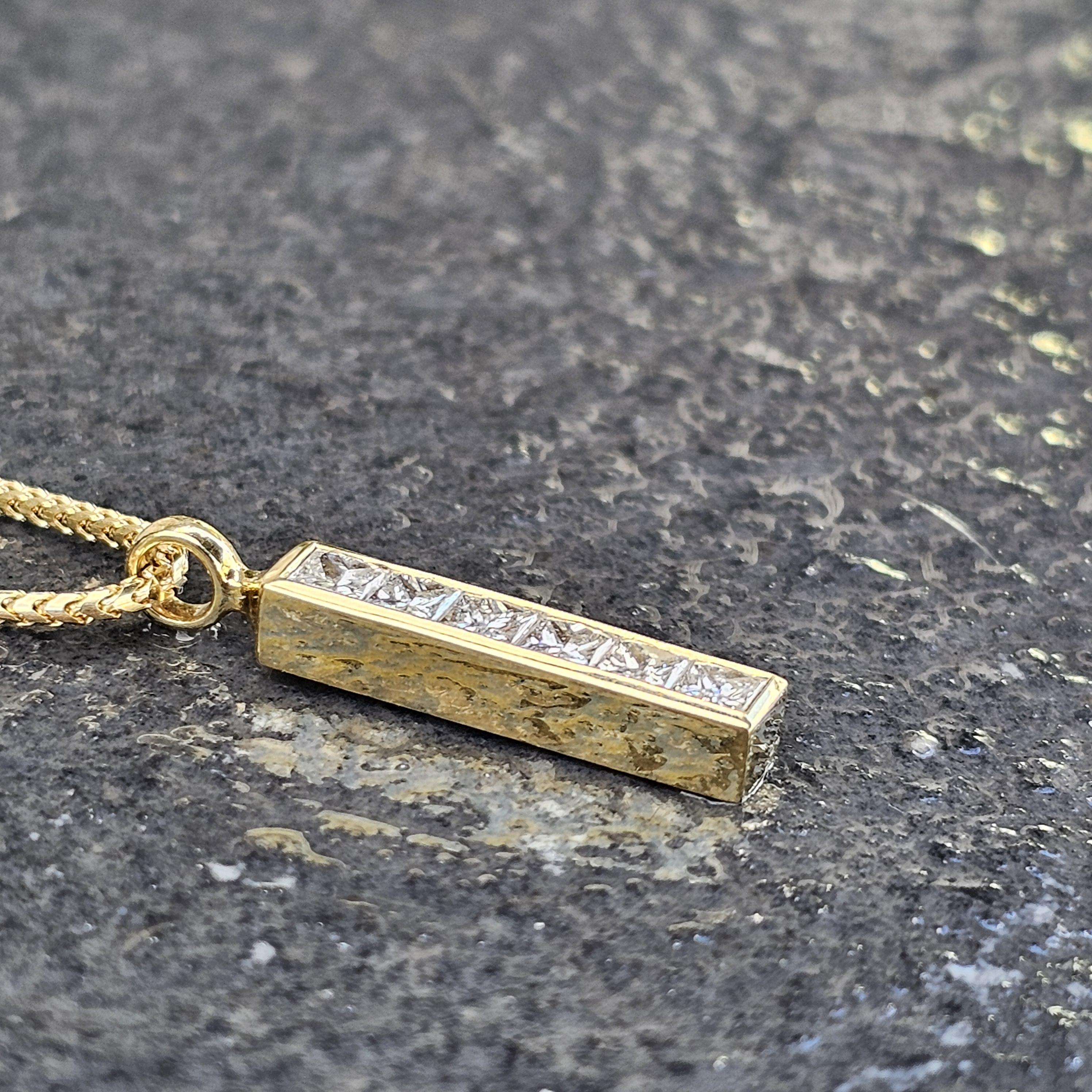 Taille princesse Theo Fennell Pendentif diamant taille princesse or jaune 18k Chaîne 17.5