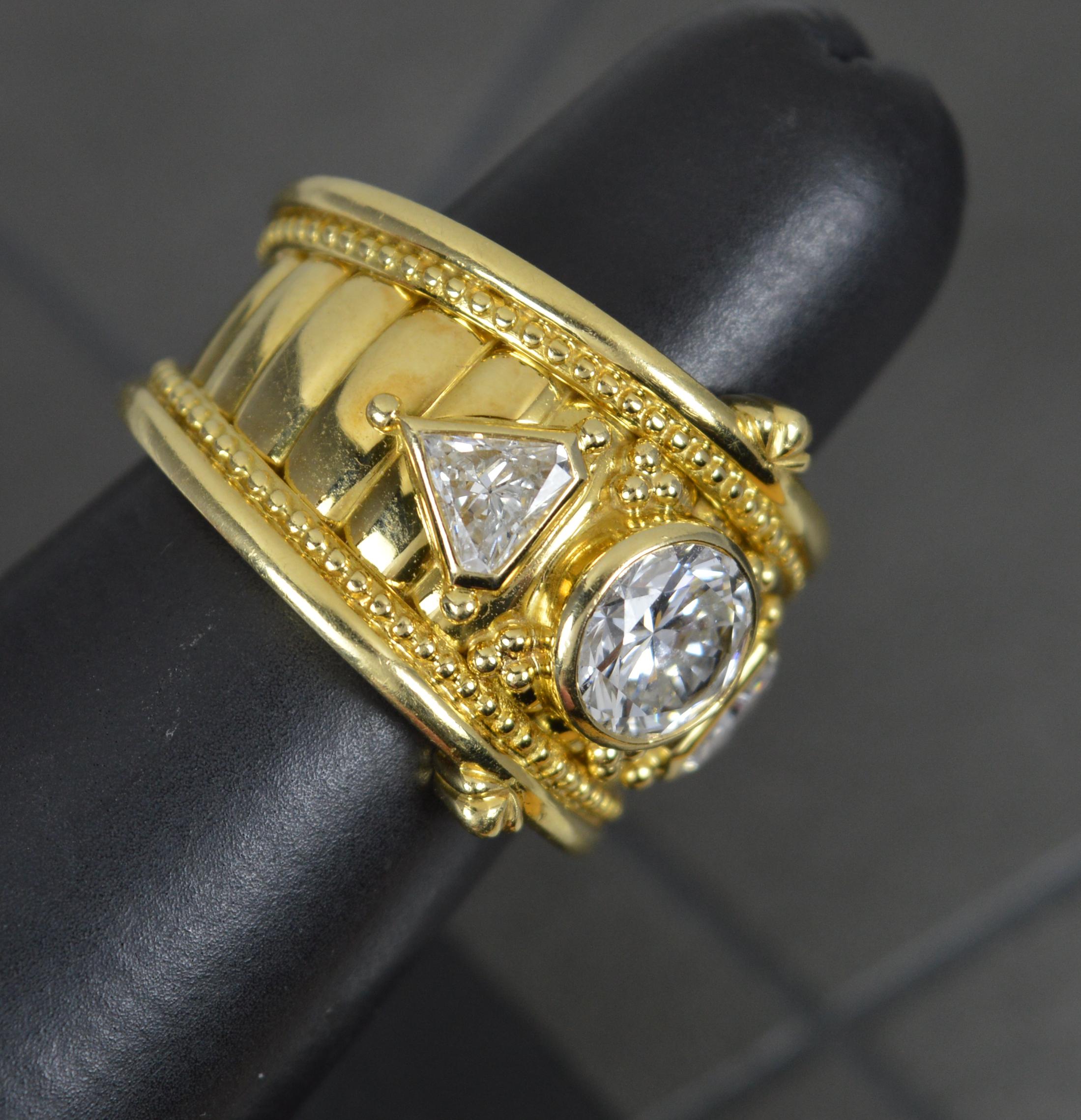 Theo Fennell Verlobungsring aus 18 Karat Gold und 2,15 Karat Diamant Trilogy im Angebot 10