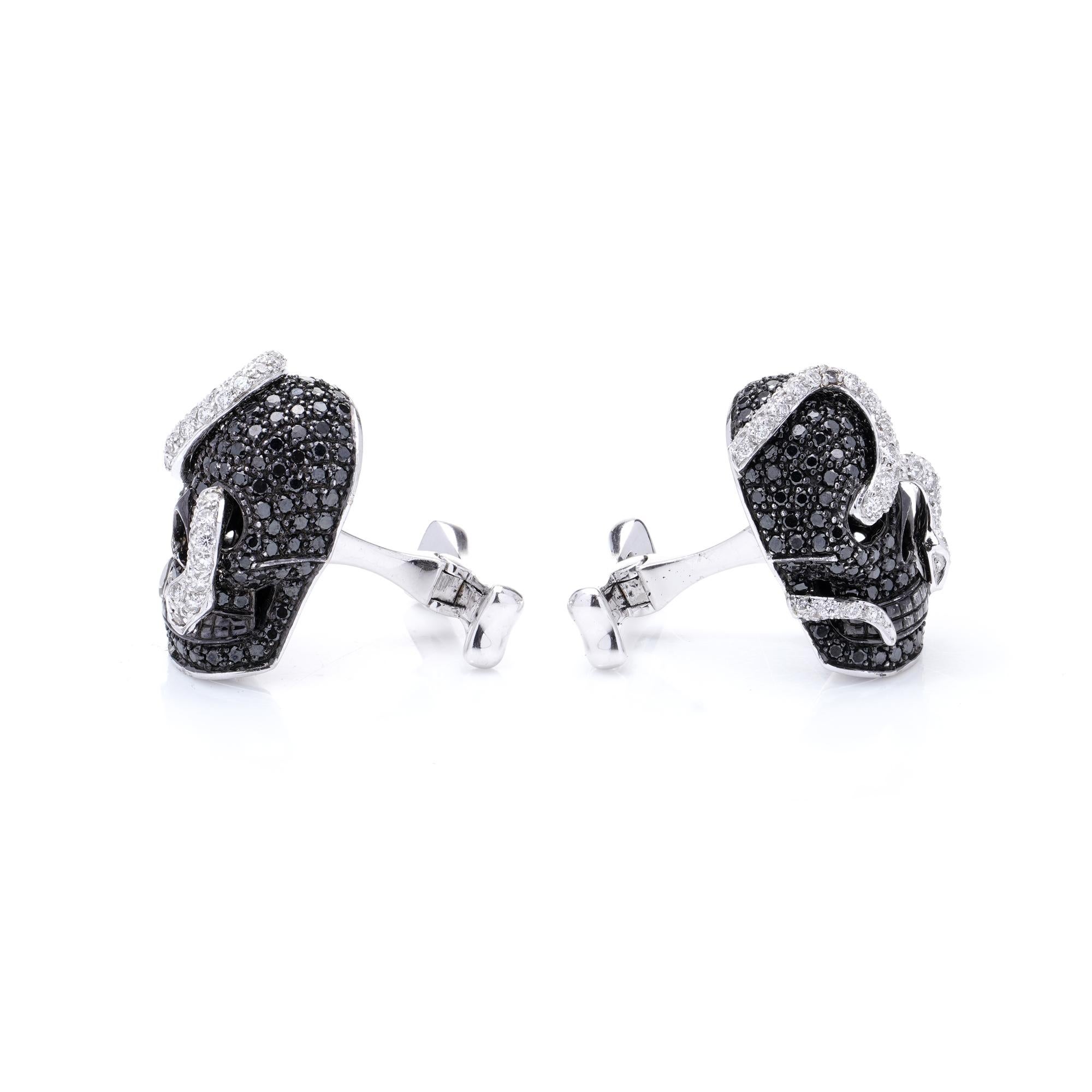 De los hombres Gemelos Theo Fennell de oro blanco de 18 quilates con diamante negro y calavera de diamantes en venta