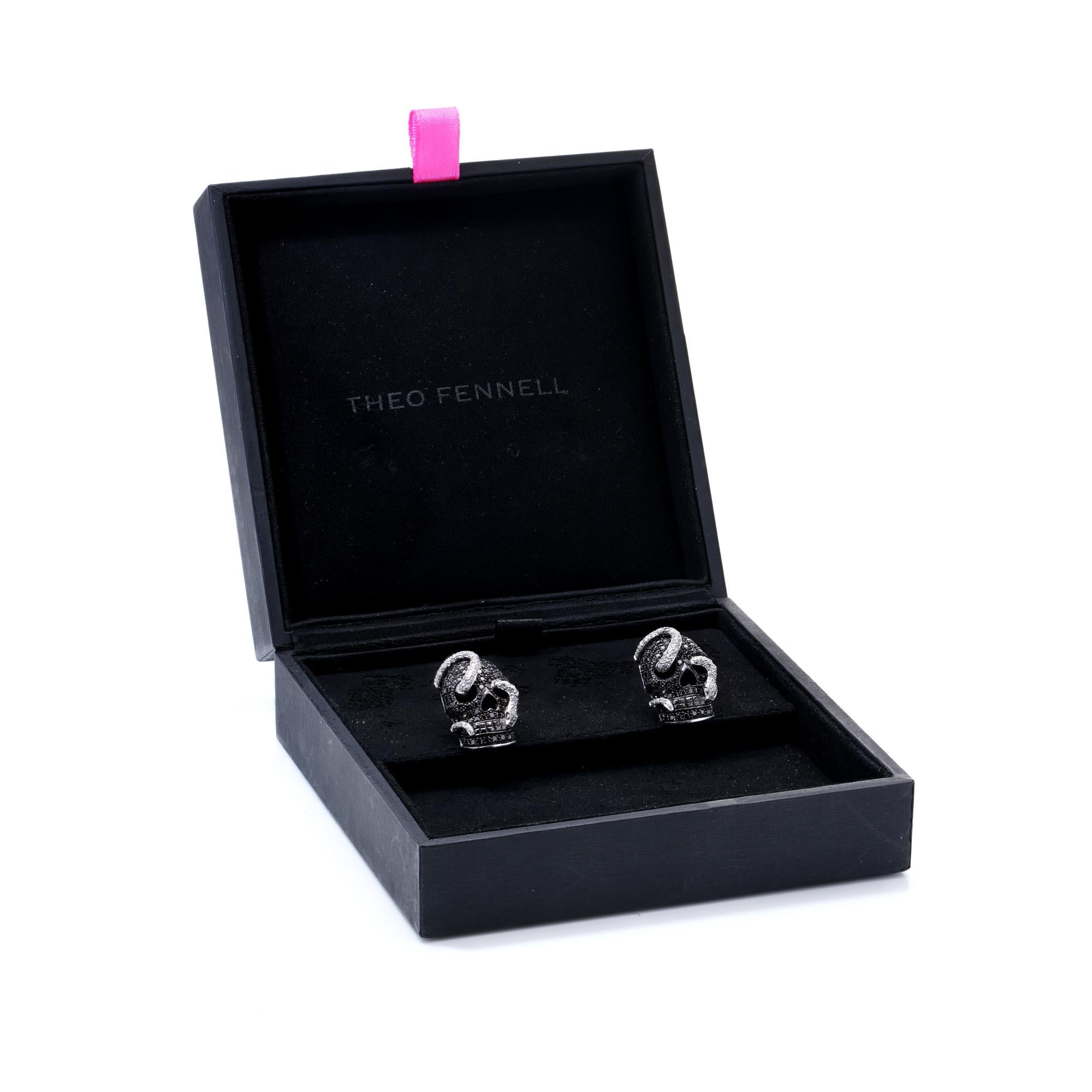 Gemelos Theo Fennell de oro blanco de 18 quilates con diamante negro y calavera de diamantes en venta 1