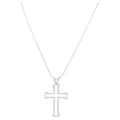 Theo Fennell Collier pendentif croix en or blanc 18 carats avec diamants contemporains