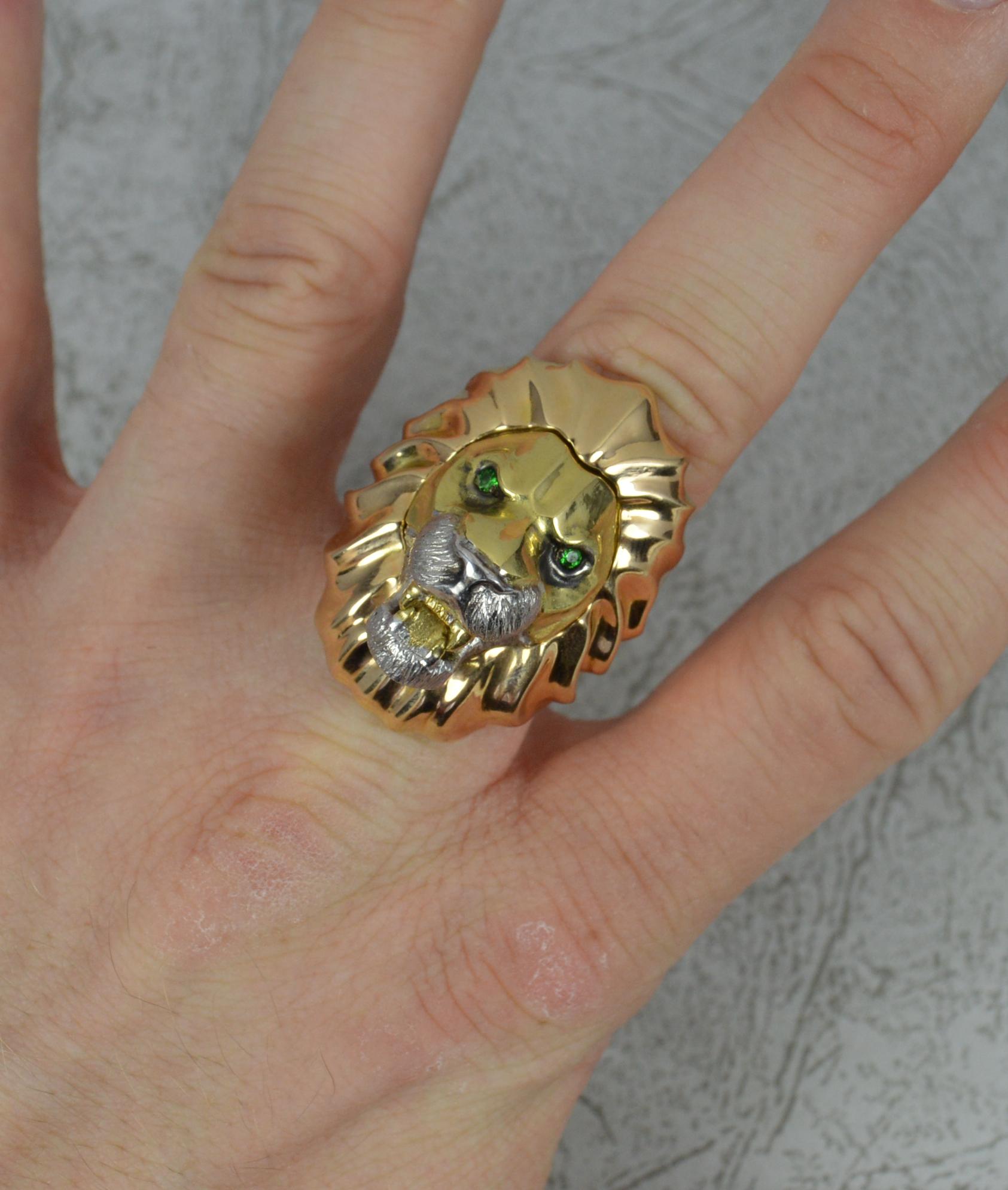THEO FENNELL Coraggio Heavy 18ct Gold Lion Head Ring inc Box In Excellent Condition For Sale In St Helens, GB