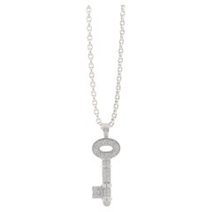 Theo Fennell Collier pendentif grande clé en or blanc 18 carats et diamants