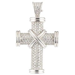 Pendentif croix en diamant Theo Fennell 1::28 carat