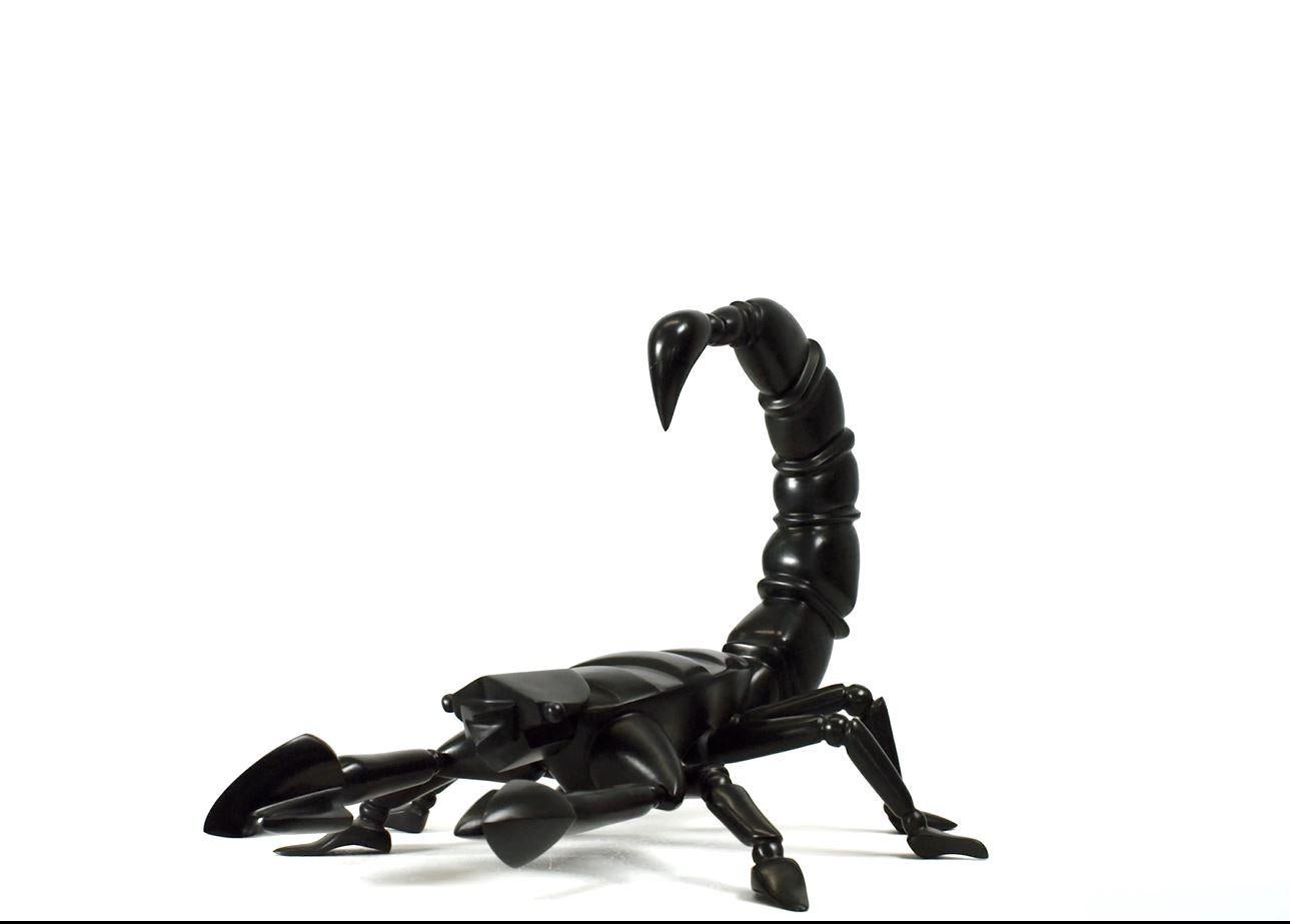 Schorpioen Escultura de Bronce Escorpión Constelación Signo del Zodiaco - Figurative Sculpture Oro de Theo Mackaay