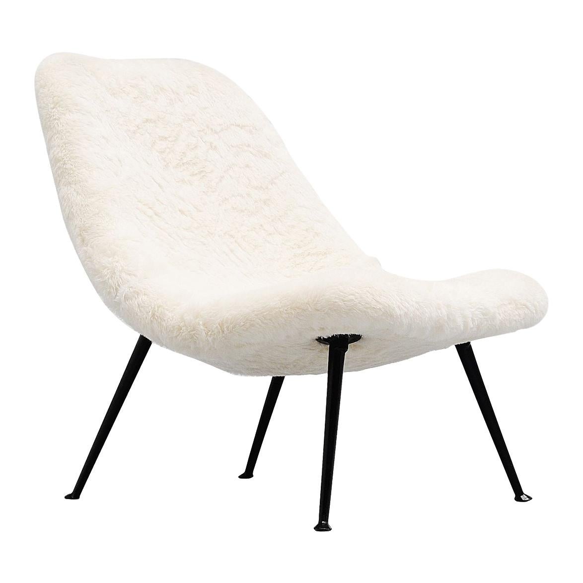 Theo Ruth 122 Lounge Chair Alpaca Wool Artifort, 1956 For Sale