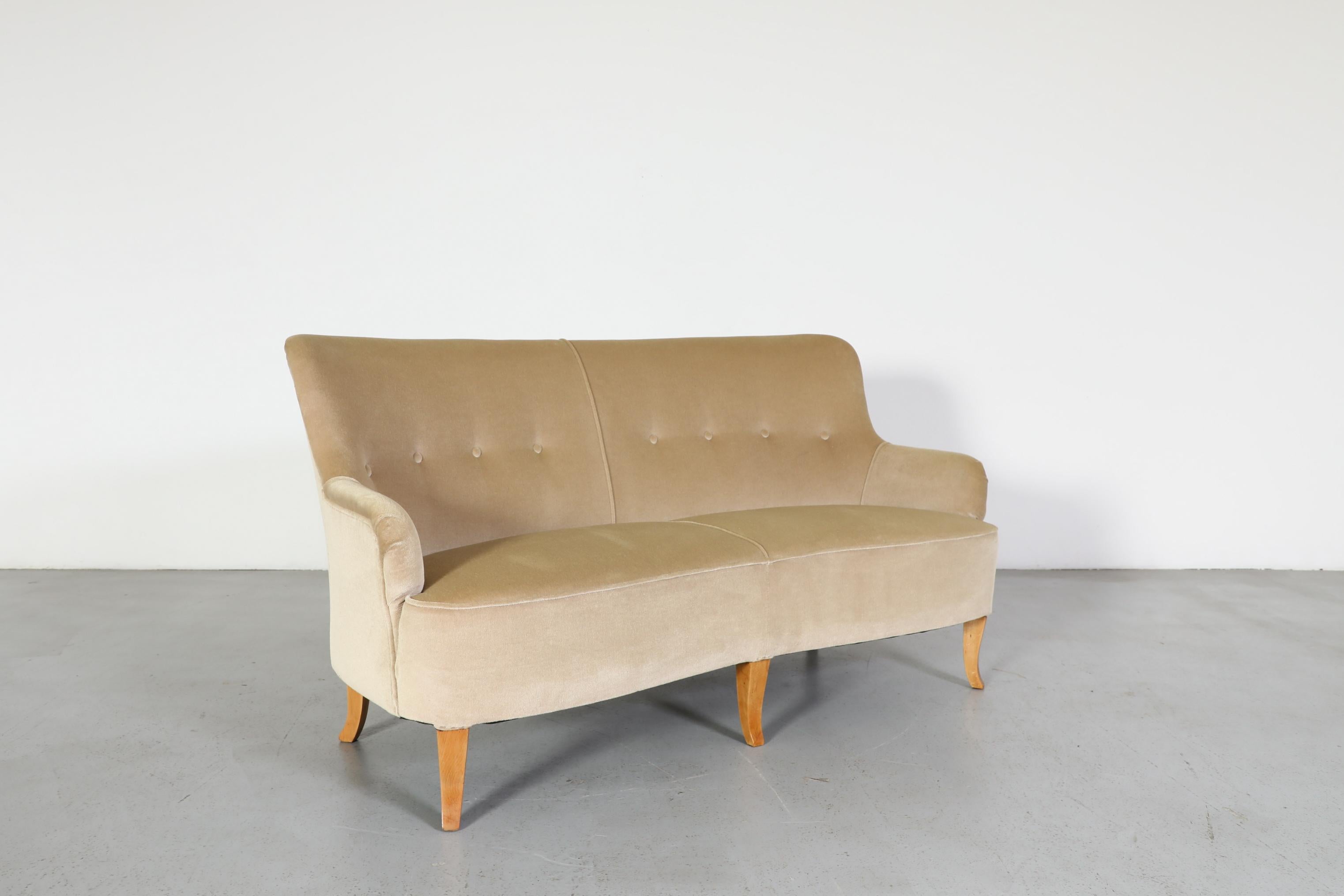 Theo Ruth Canapé en mohair beige pour Artifort en vente 1