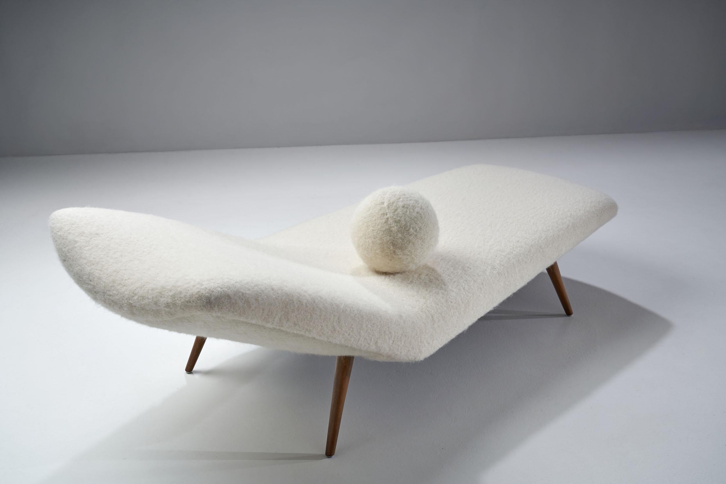 Mid-20th Century Theo Ruth Daybed for Artifort, The Netherlands 1950s For Sale