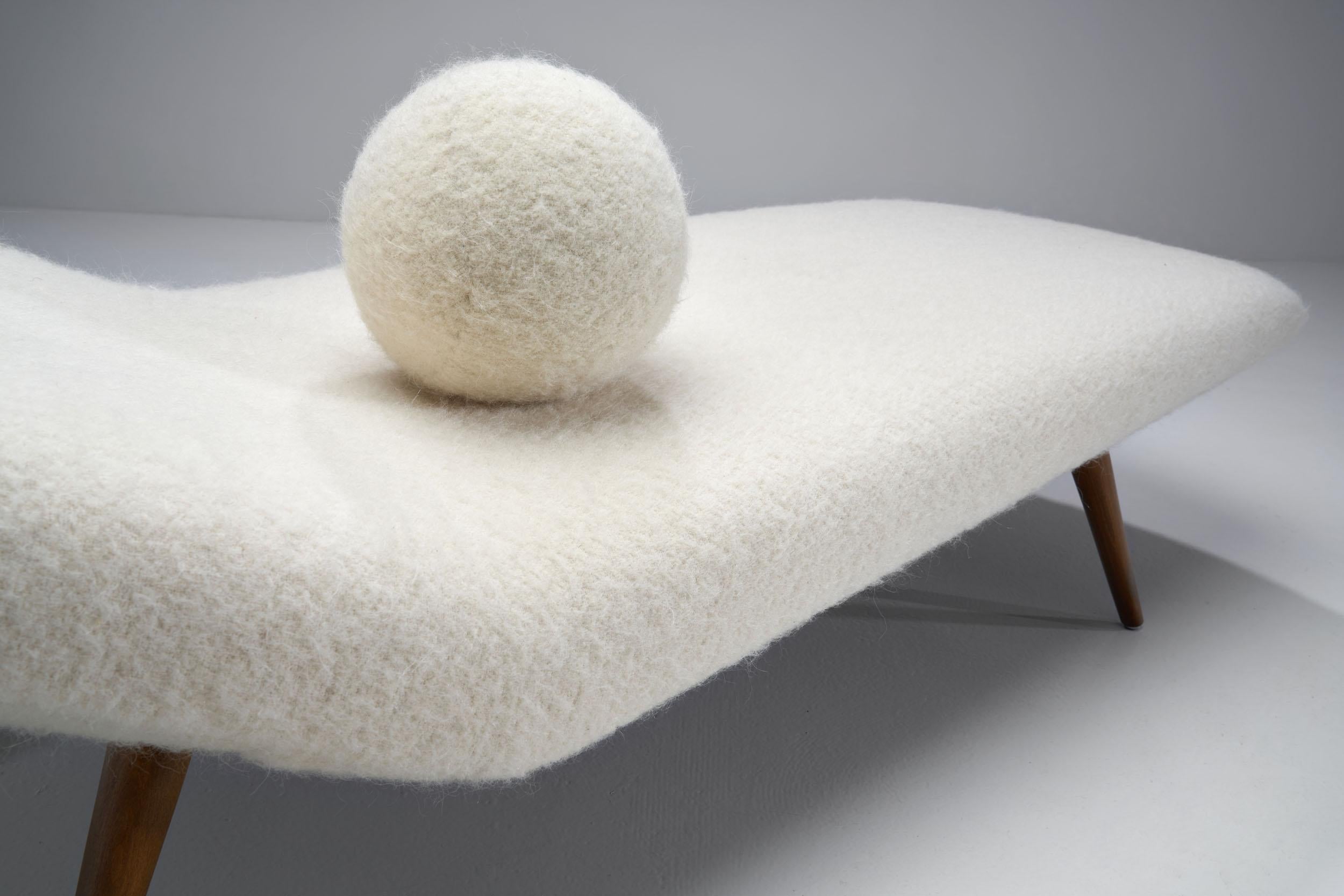 Fabric Theo Ruth Daybed for Artifort, The Netherlands 1950s For Sale