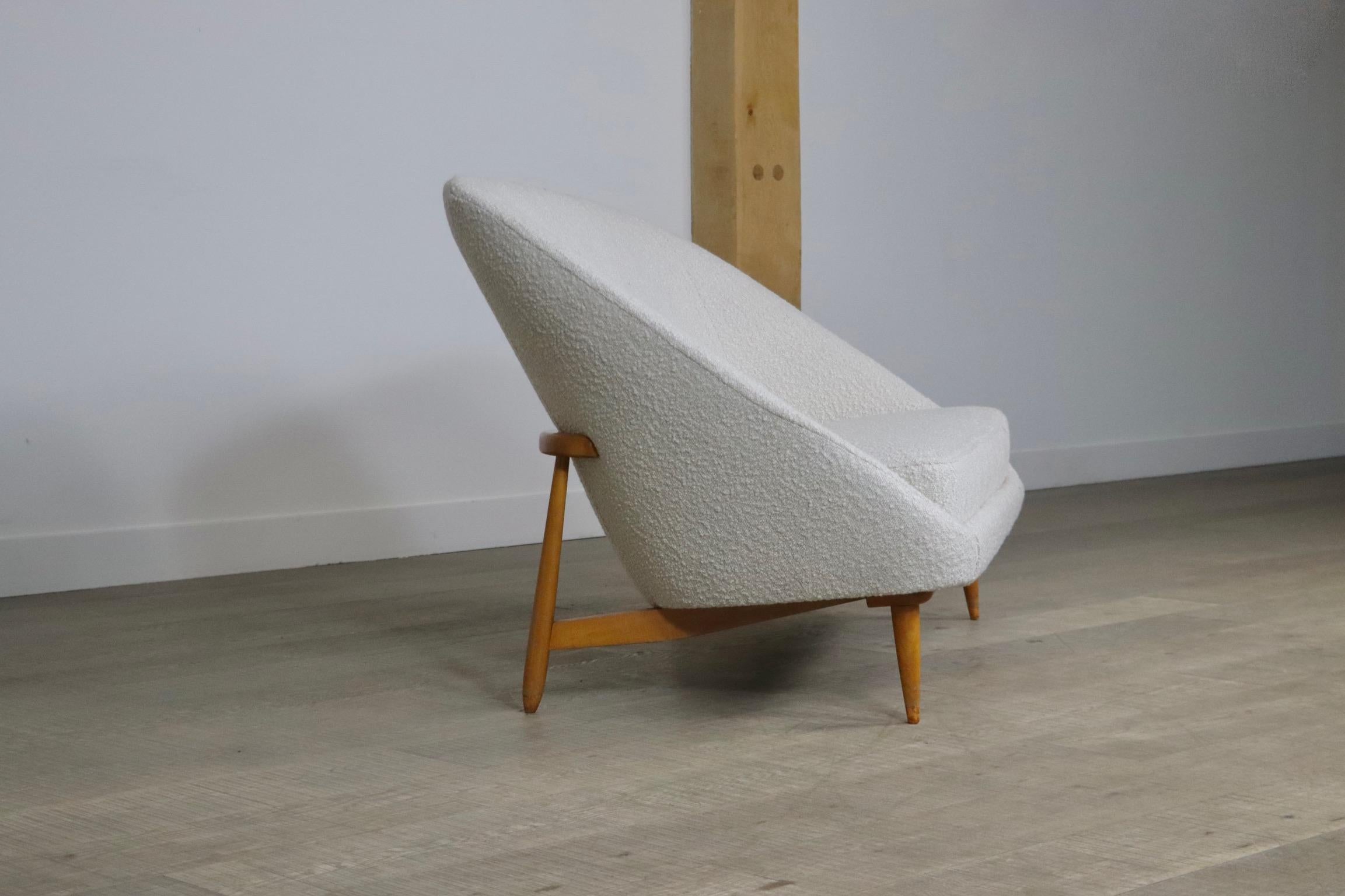 Theo Ruth for Artifort 115 Sofa in Bouclé and Oak, 1950s 2