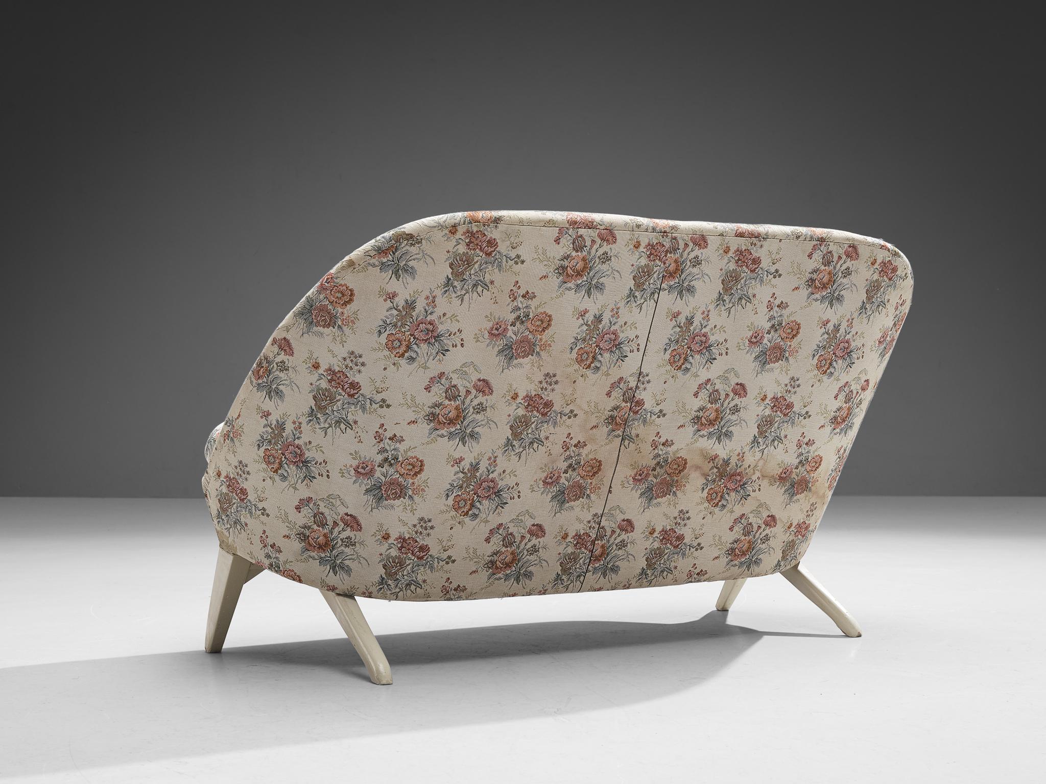 Theo Ruth for Artifort Congo Sofa in Floral Upholstery For Sale 1