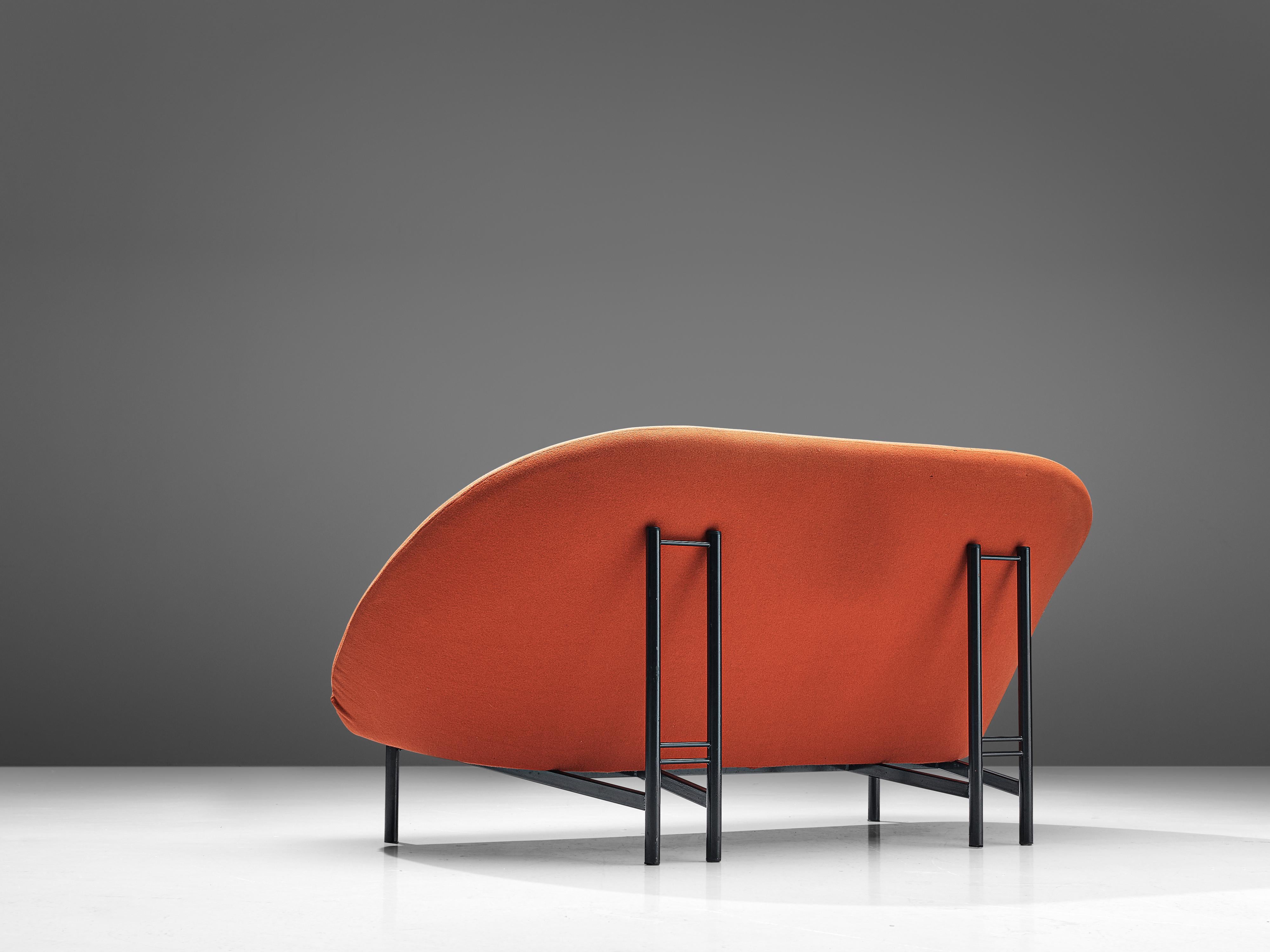 Theo Ruth für Artifort Sofa mit orange-roter Polsterung  (Ende des 20. Jahrhunderts) im Angebot