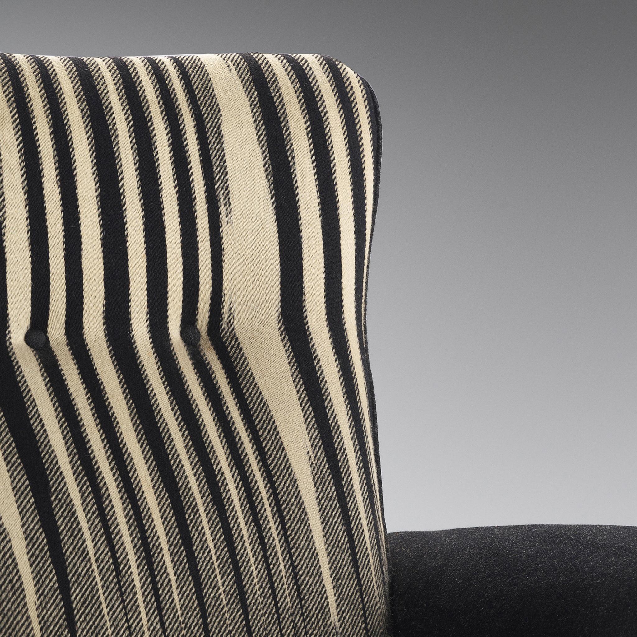 Néerlandais Theo Ruth pour Artifort paire de chaises longues en tapisserie rayée d'origine  en vente