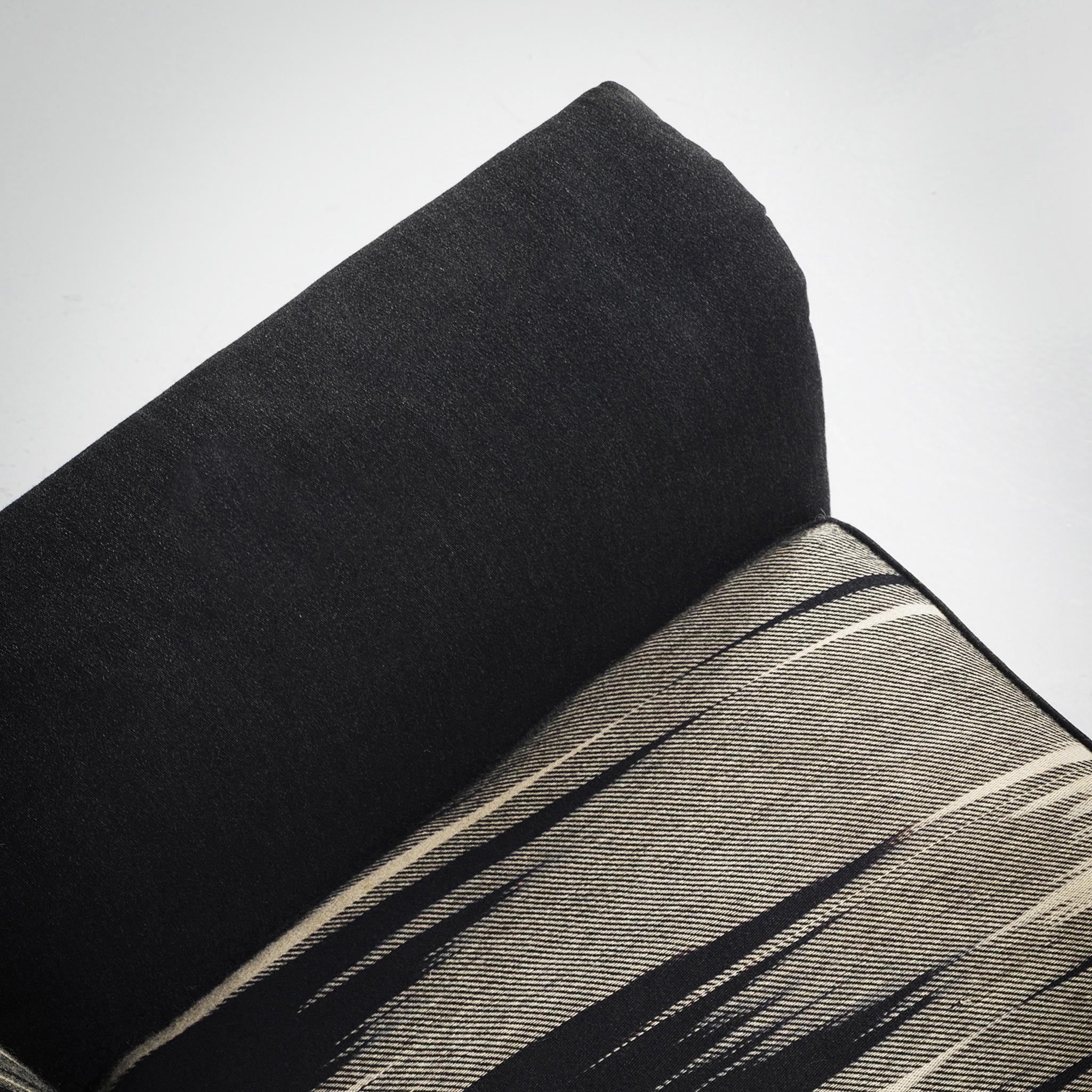 Milieu du XXe siècle Theo Ruth pour Artifort paire de chaises longues en tapisserie rayée d'origine  en vente