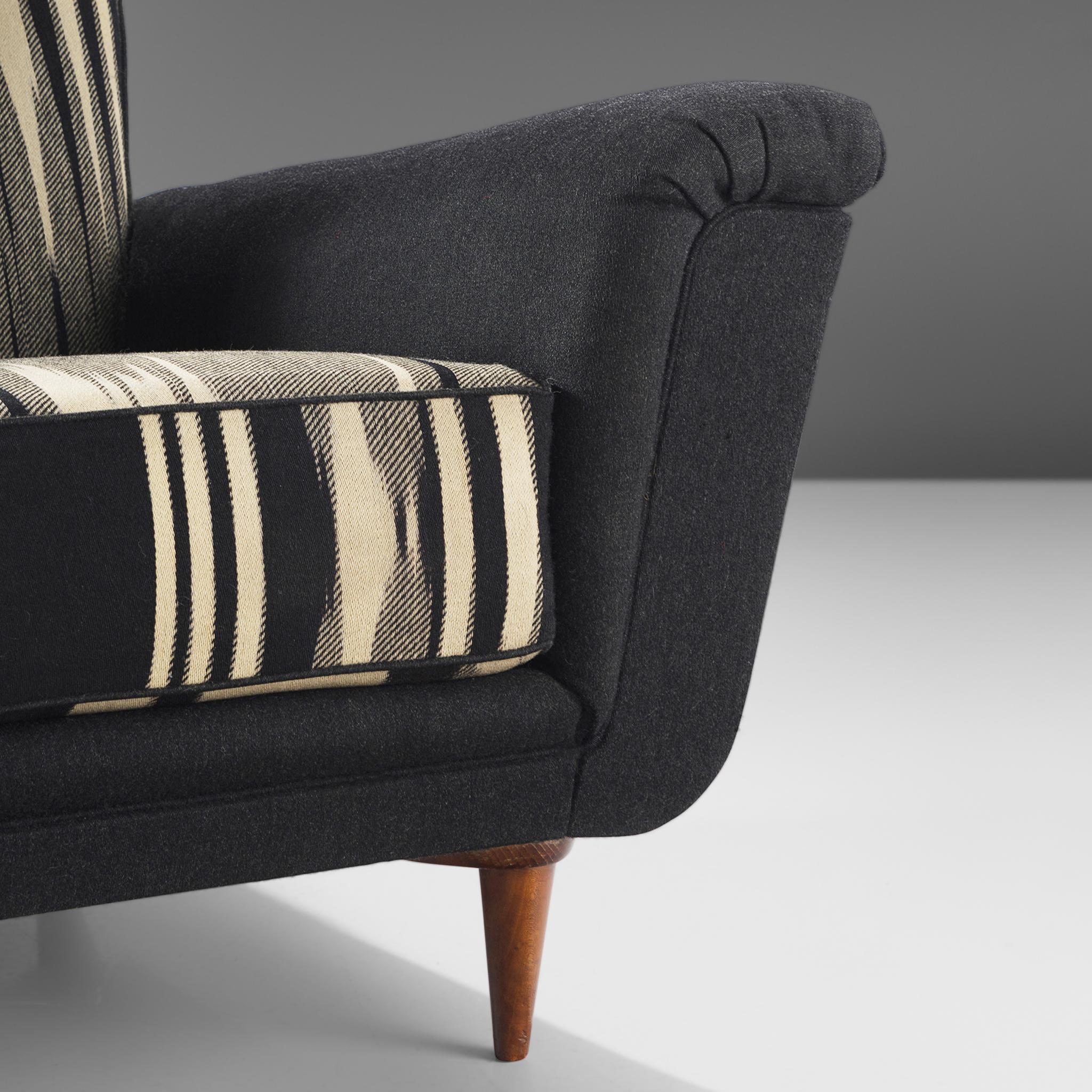 Tissu Theo Ruth pour Artifort paire de chaises longues en tapisserie rayée d'origine  en vente