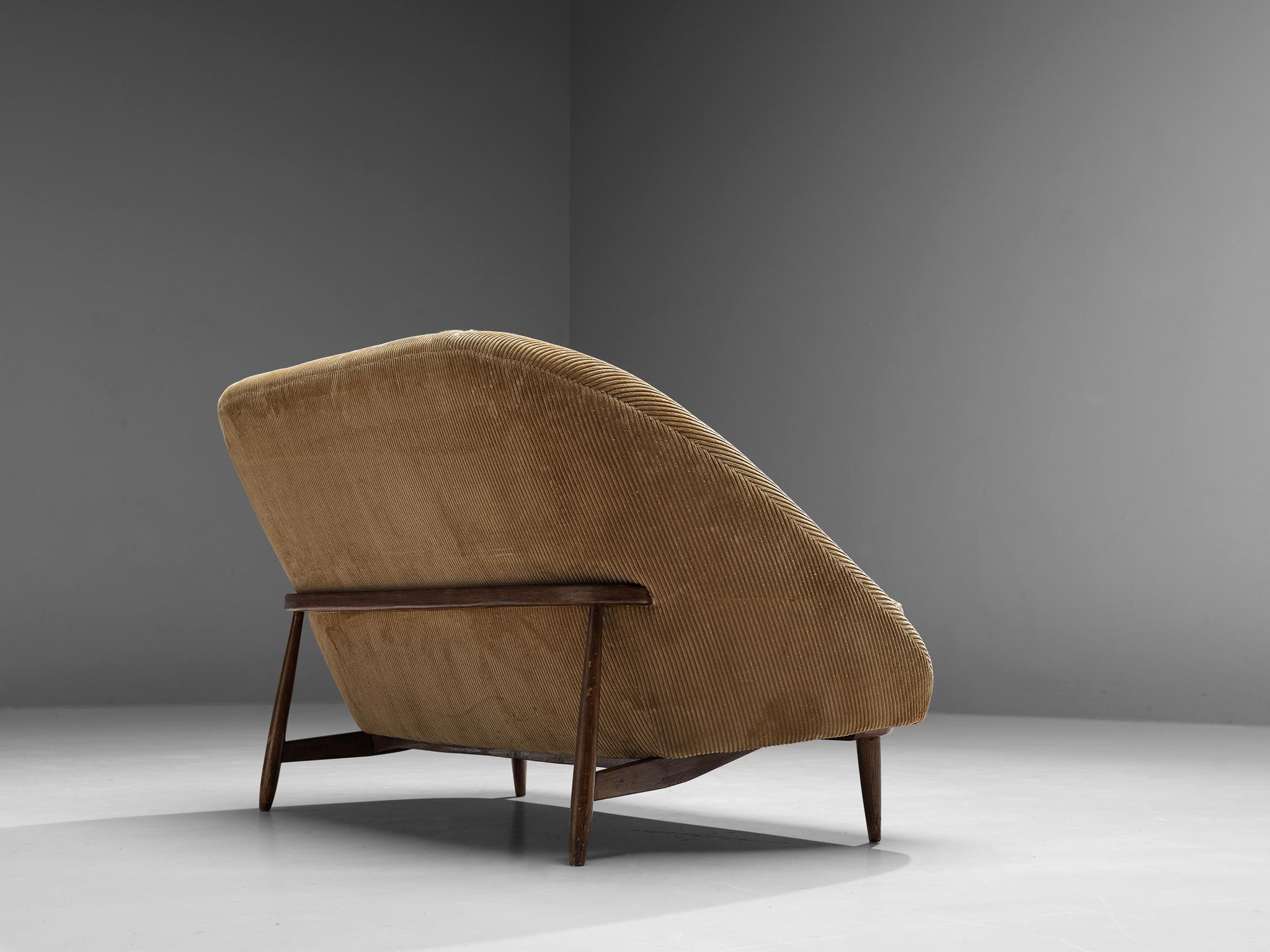 Theo Ruth for Artifort Sofa in Beige Corduroy Upholstery In Good Condition In Waalwijk, NL