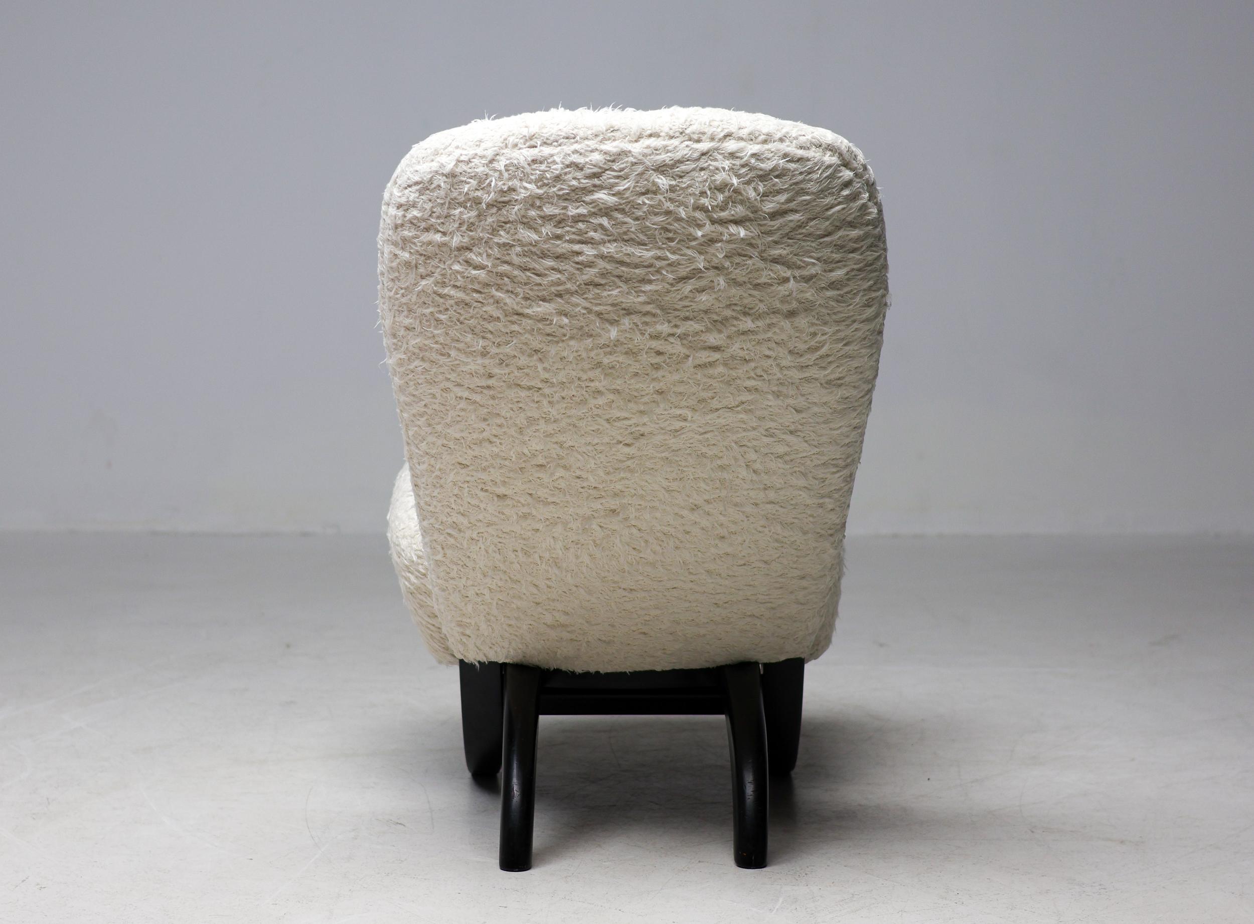 Theo Ruth for Artifort White Teddy 'Congo' Chair Dutch Mid Century Modern For Sale 3