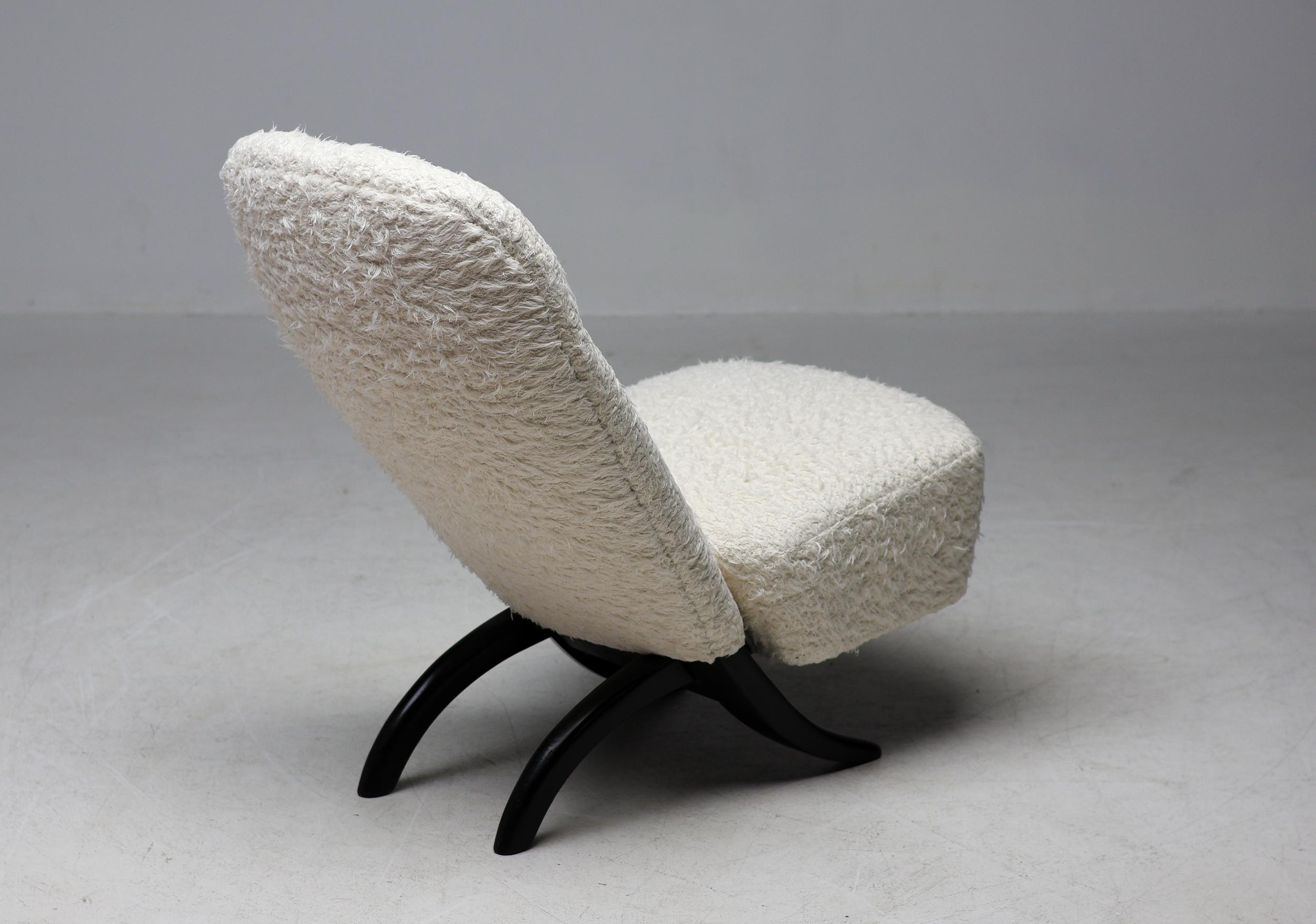 Theo Ruth for Artifort White Teddy 'Congo' Chair Dutch Mid Century Modern For Sale 4