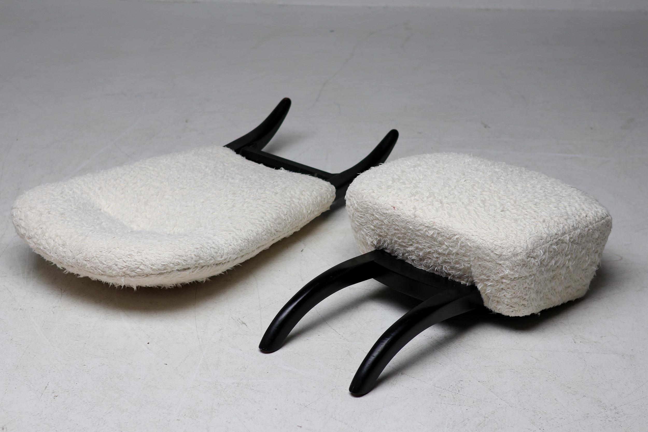 Theo Ruth for Artifort White Teddy 'Congo' Chair Dutch Mid Century Modern For Sale 5