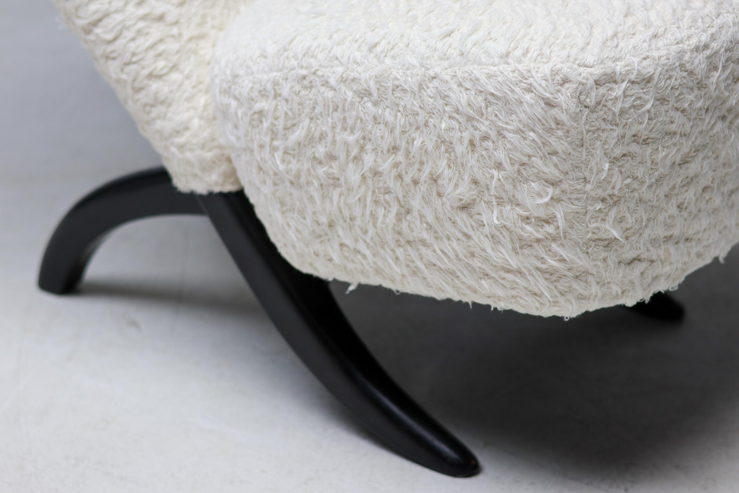 Mid-Century Modern Theo Ruth for Artifort White Teddy 'Congo' Chair Dutch Mid Century Modern For Sale