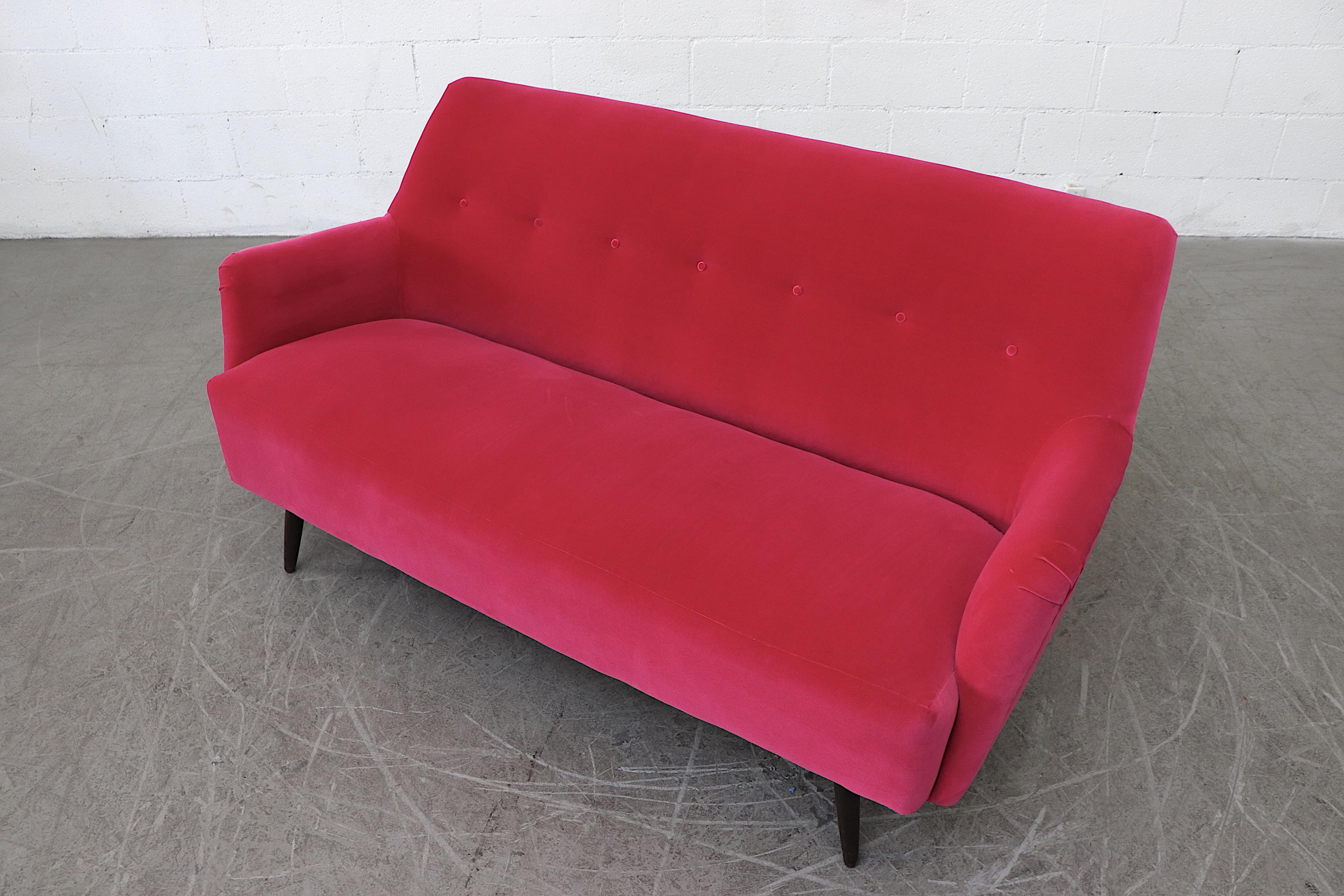 Theo Ruth Loveseat by Artifort In Good Condition In Los Angeles, CA