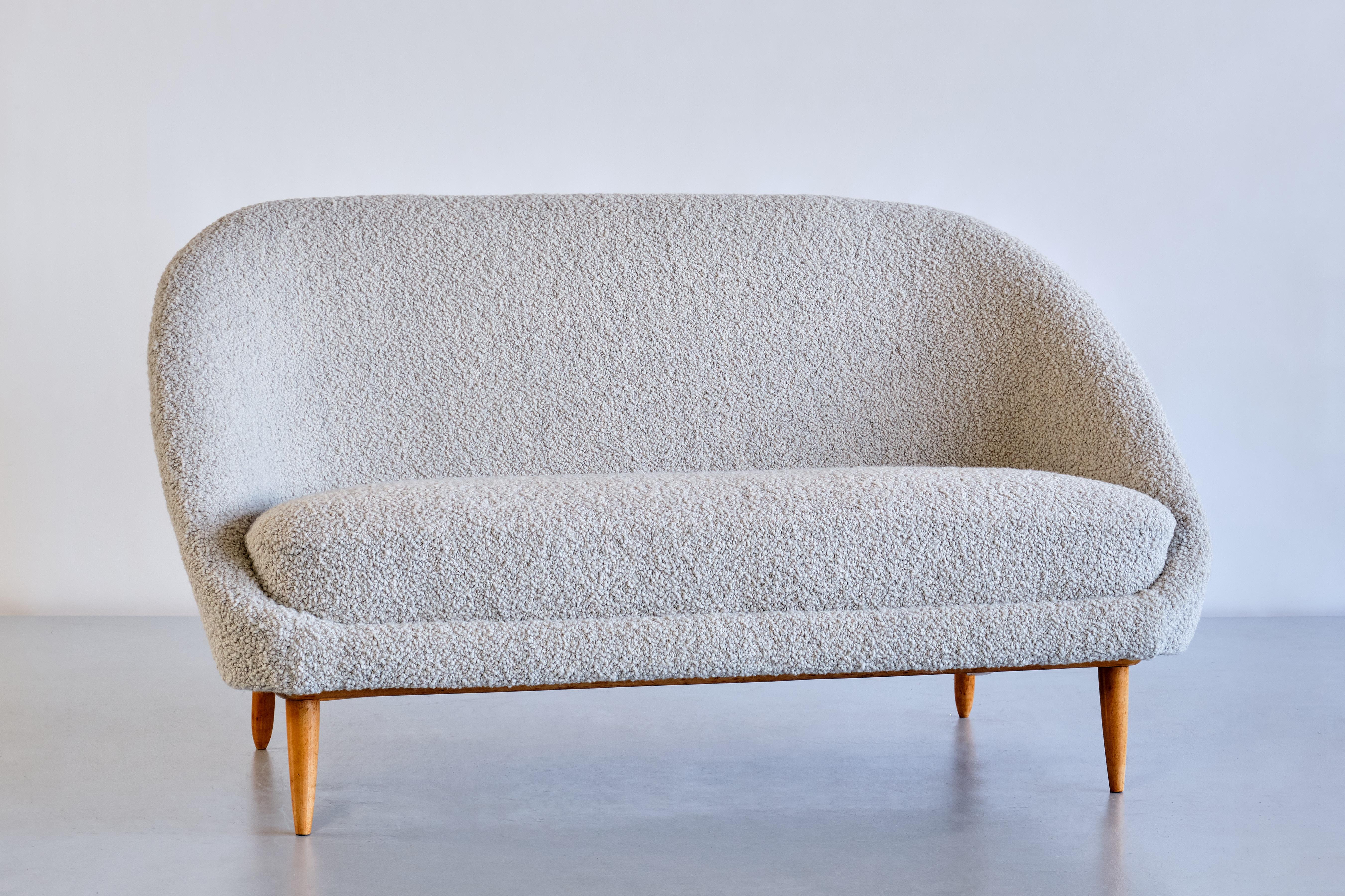 Mid-Century Modern Theo Ruth Sofa, Model 115 in Dedar Bouclé and Beech, Artifort, Netherlands, 1958 For Sale