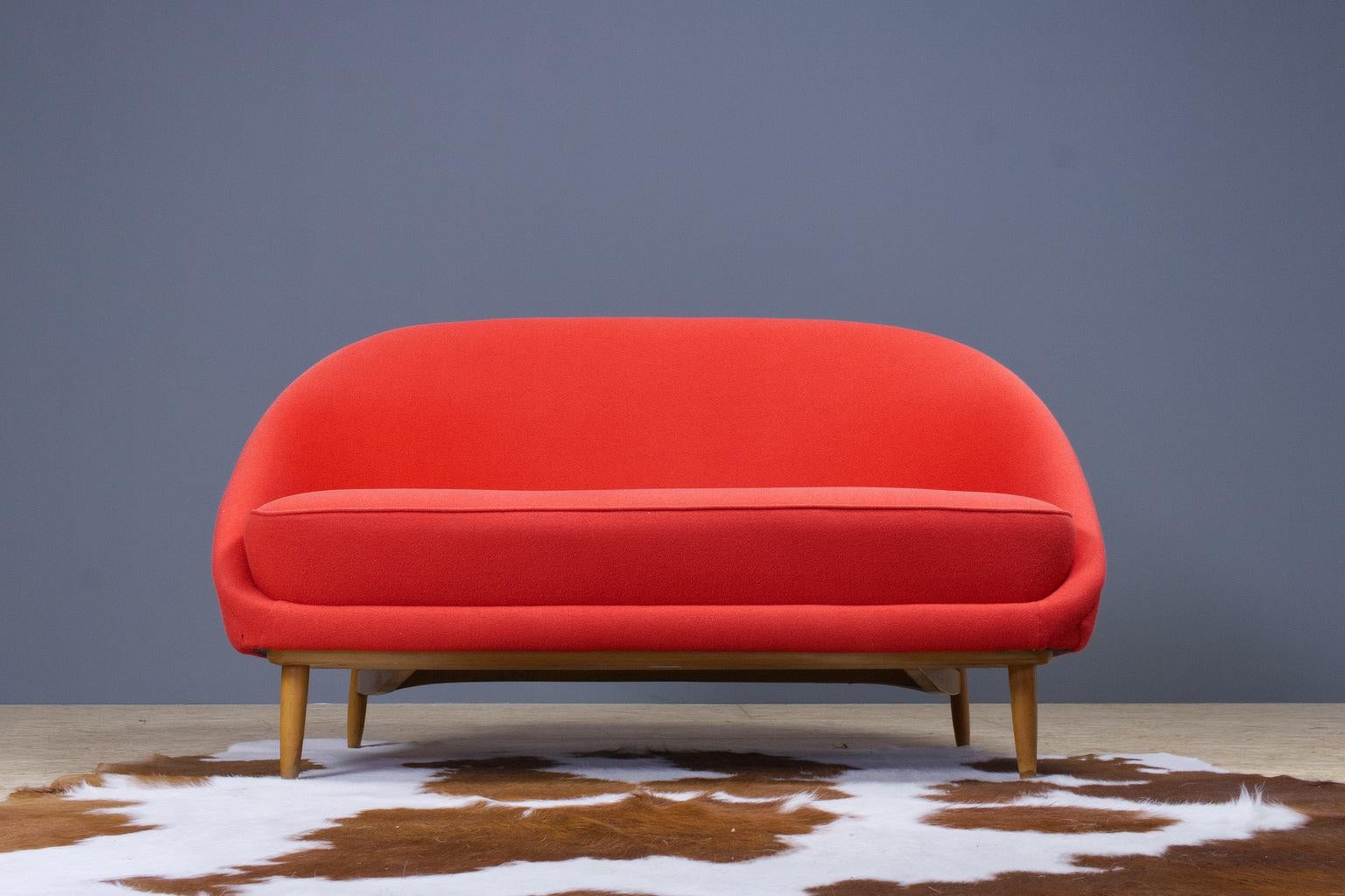 Mid-Century Modern Theo Ruth Sofa or Love Seat in Red for Artifort, Model 115, 1970s For Sale
