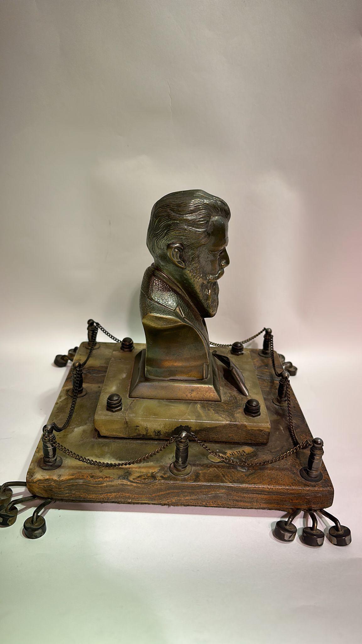 Neoclassico Busto di bronzo viennese di Theodor Herzl in vendita