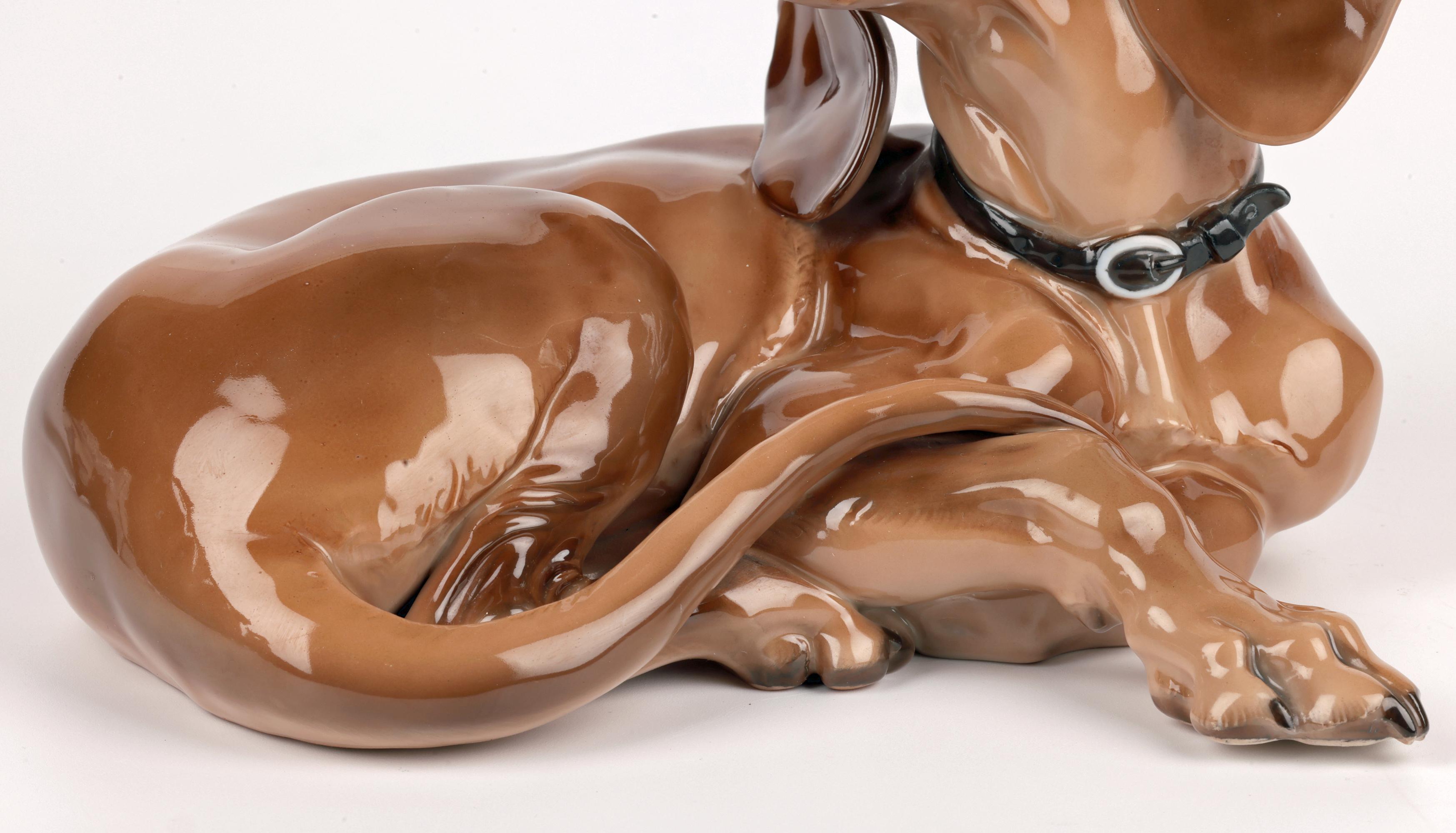Art déco Theodor Karner for Rosenthal Rare Large Dachshundain Porcelain Figure en vente