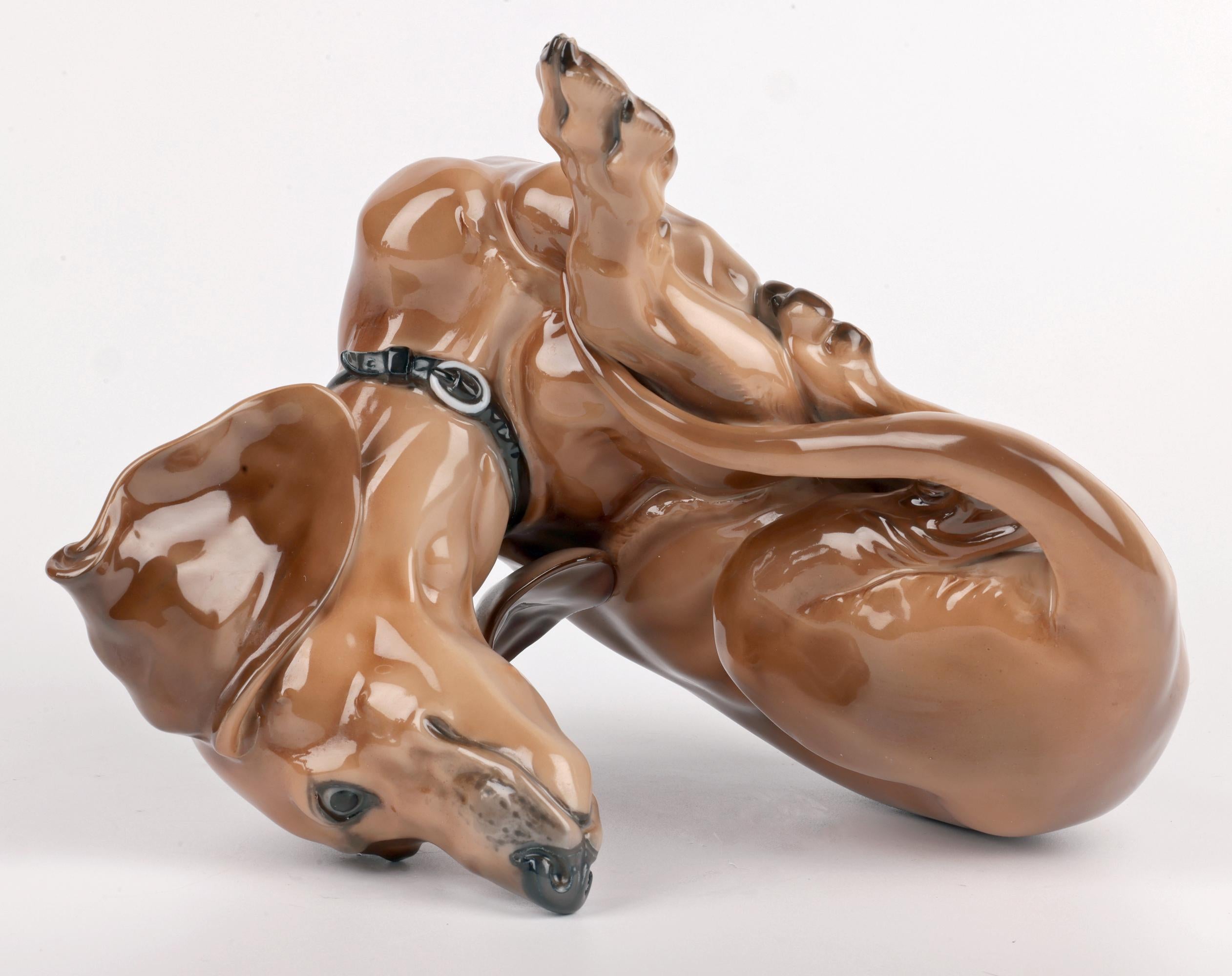 Milieu du XXe siècle Theodor Karner for Rosenthal Rare Large Dachshundain Porcelain Figure en vente