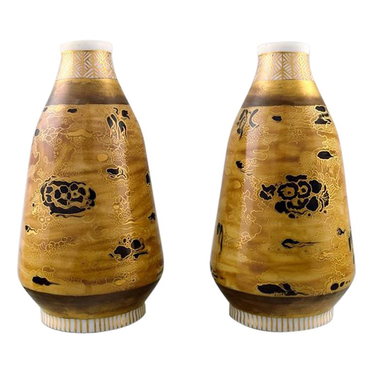 Paire de vases en porcelaine de Theodor Larsen pour Royal Copenhagen, style japonais