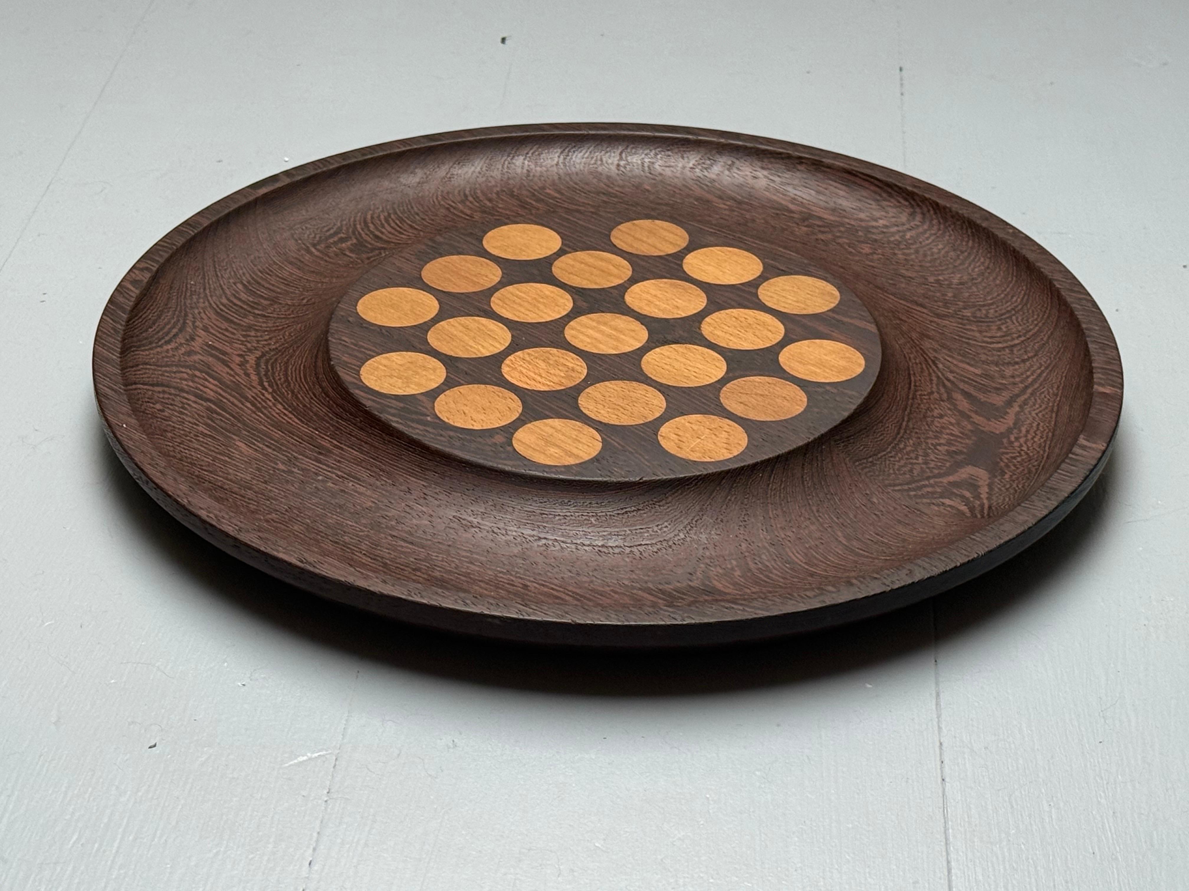 Theodor Skjode Knudsen. Plateau en wengé et Oak Oak par Skjøde, Danemark, années 1950 Bon état - En vente à Copenhagen, DK