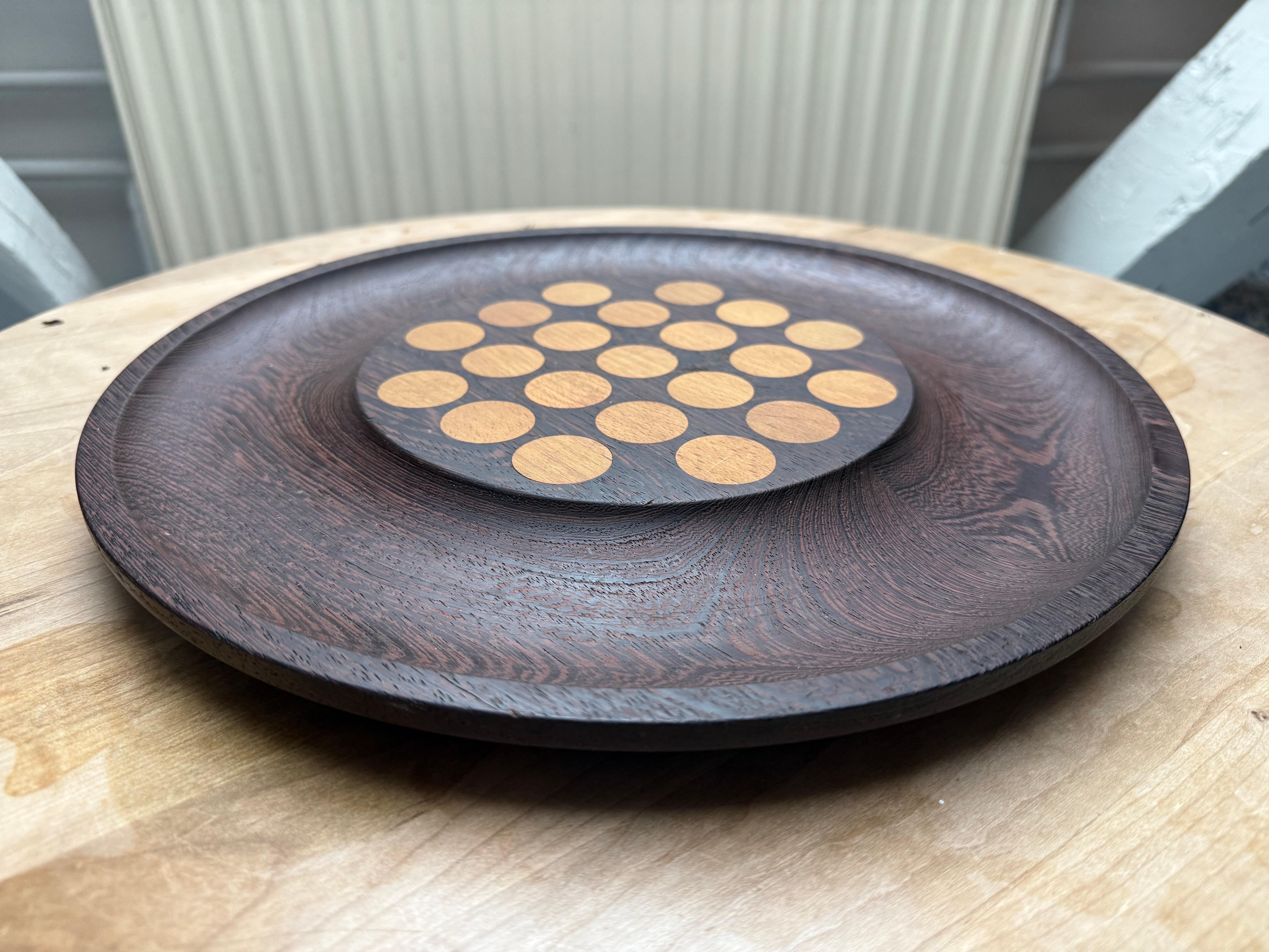 Wengé Theodor Skjode Knudsen. Plateau en wengé et Oak Oak par Skjøde, Danemark, années 1950 en vente