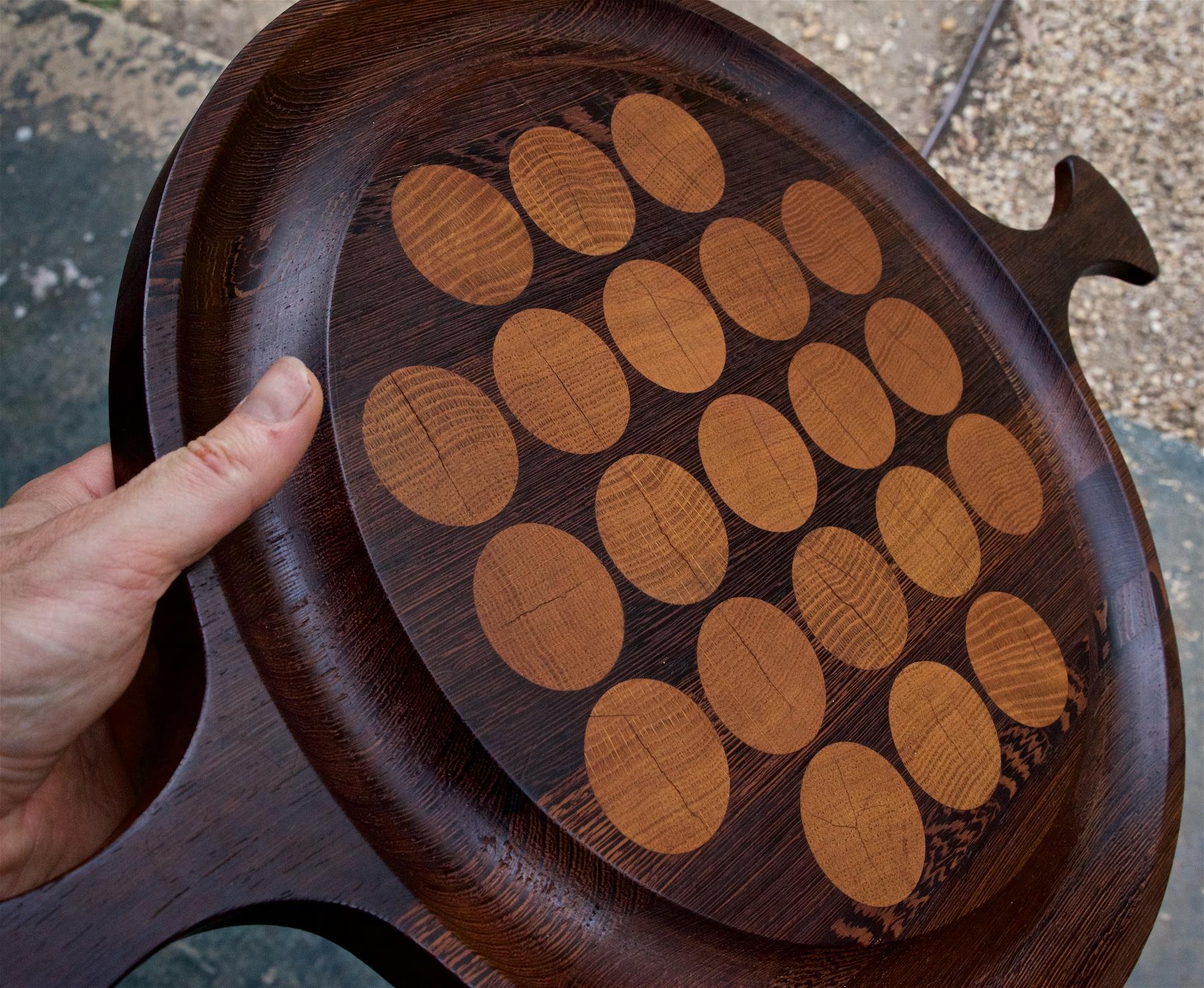 Theodor Skjode Knudsen Wengé Roble Tabla de cortar grande con lunares Mediados de siglo Danés en venta
