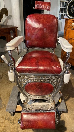 Theodore a Kochs Silla de barbero de porcelana y cromo restaurada, hacia 1920