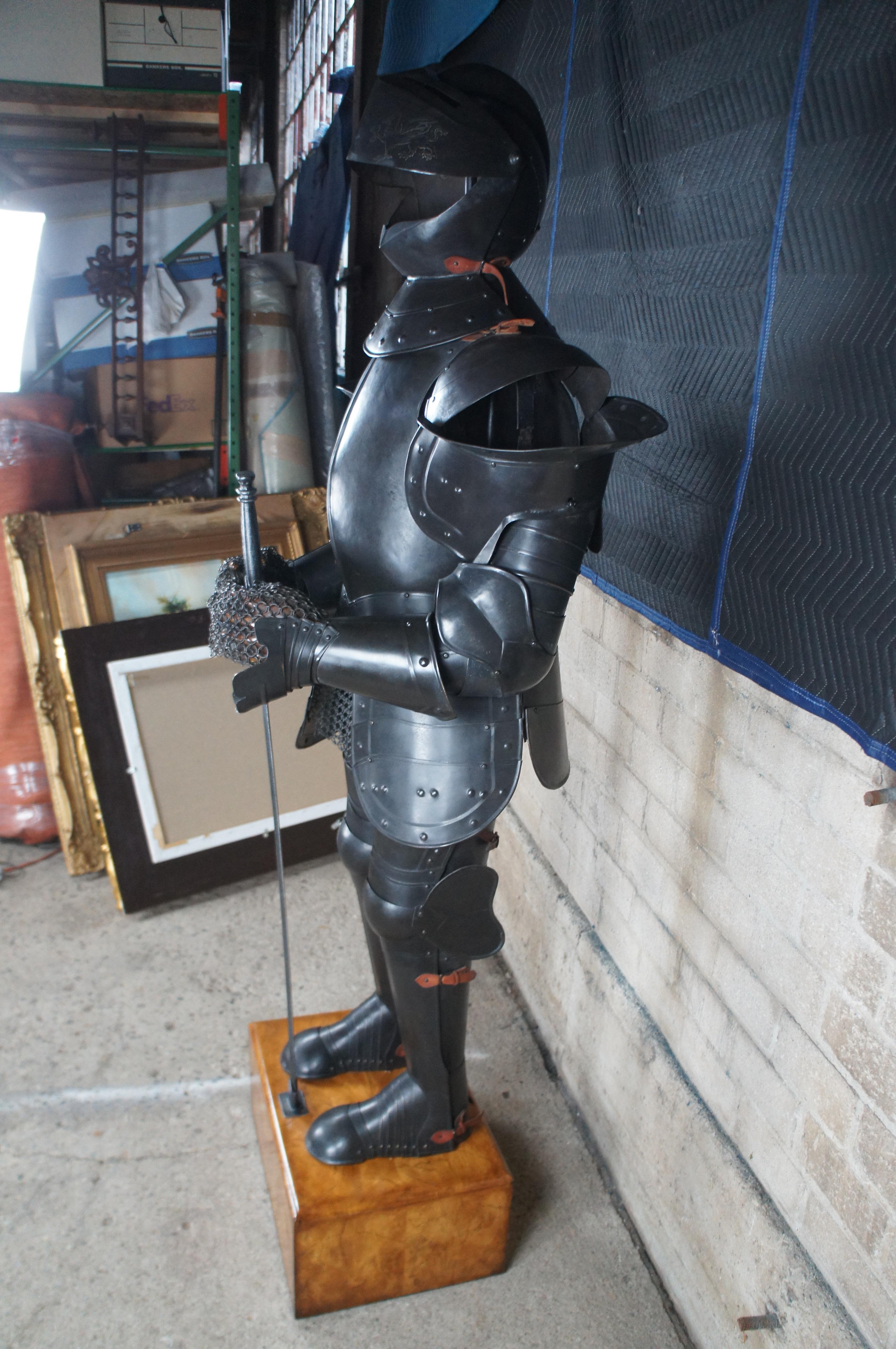 Theodore Alexander, chevalier de costume allemand en bronze martelé du 16ème siècle en vente 5