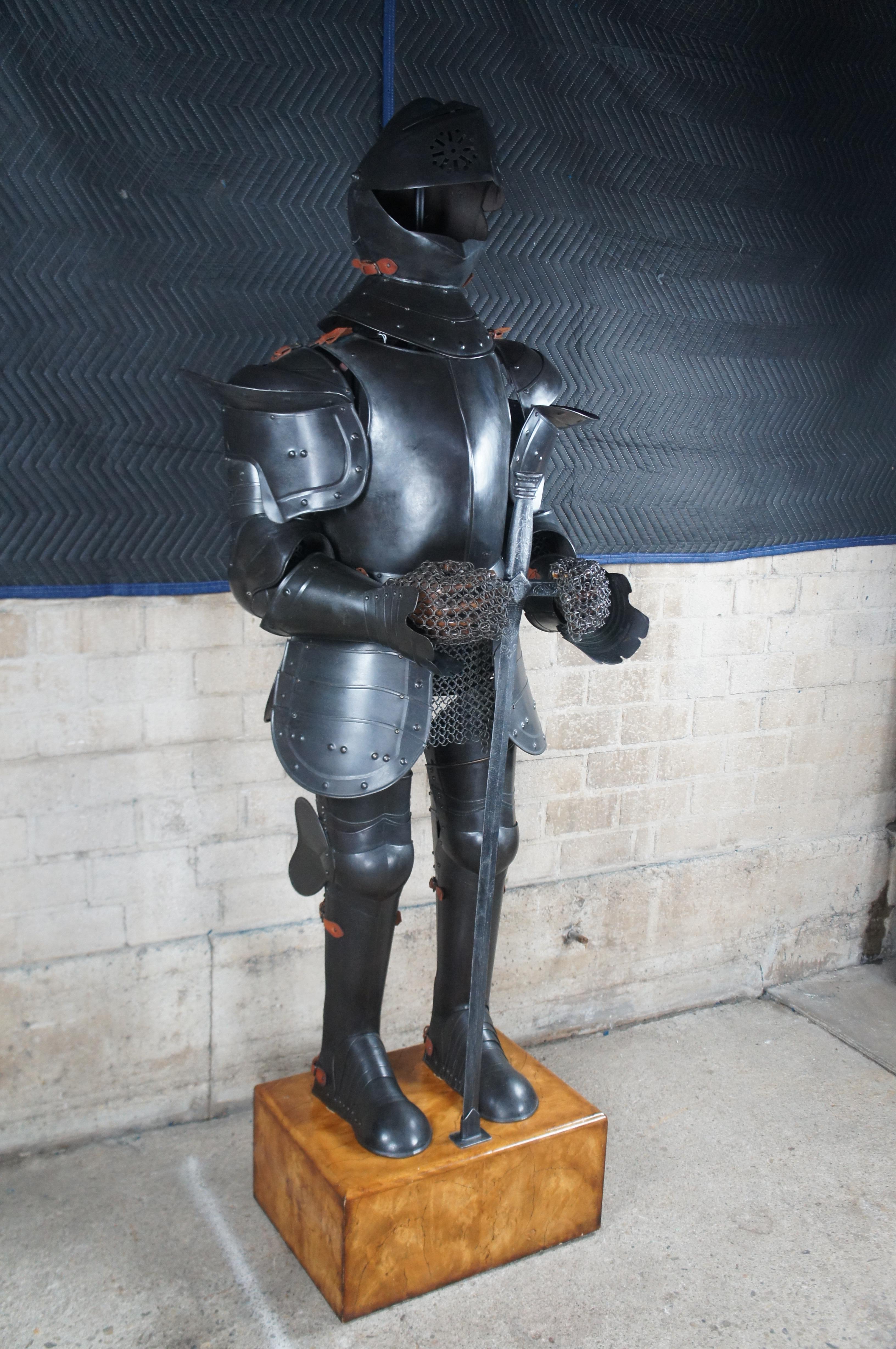 Theodore Alexander, chevalier de costume allemand en bronze martelé du 16ème siècle en vente 2