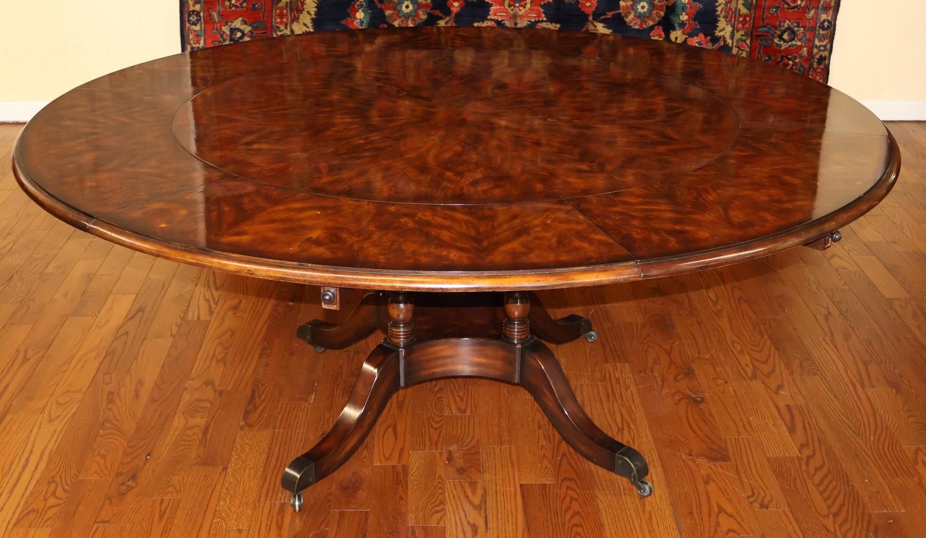 Theodore Alexander 5405-082 Brook Street Expanding Perimeter Round Dining Table en vente 5